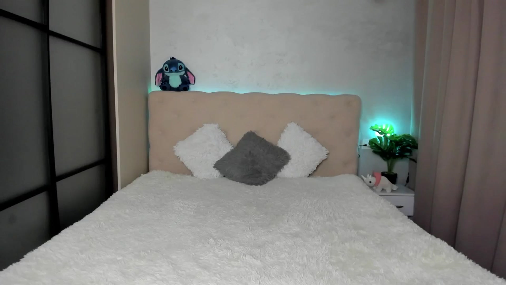 Gallery image thumbnail from Mias_Secret's myfreecams stream on, 04/02/2025, 07:03 image 7 of 20