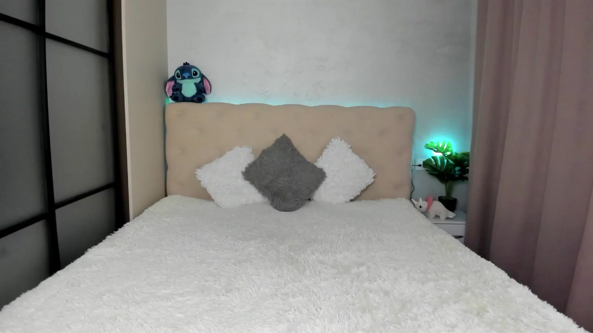 Gallery image thumbnail from Mias_Secret's myfreecams stream on, 04/03/2025, 07:01 image 10 of 20