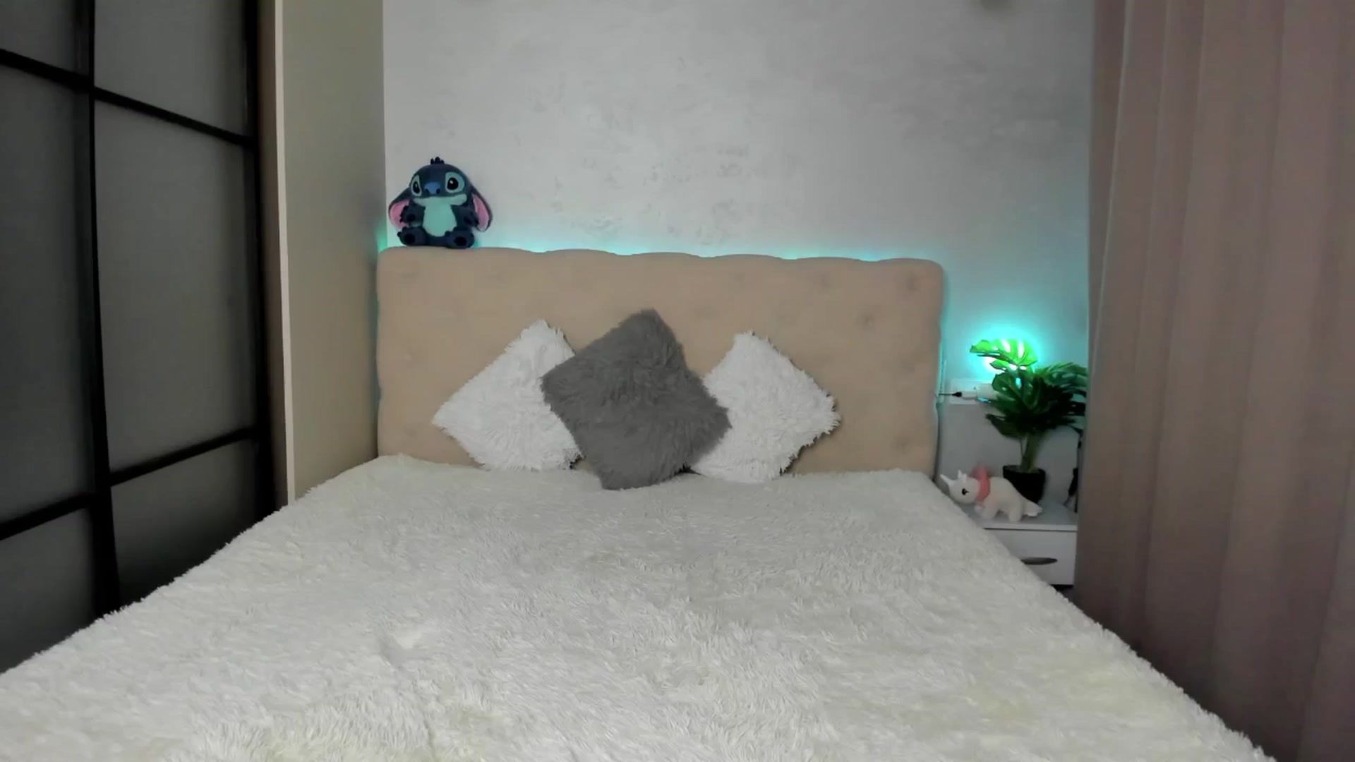 Gallery image thumbnail from Mias_Secret's myfreecams stream on, 04/14/2025, 04:14 image 3 of 20