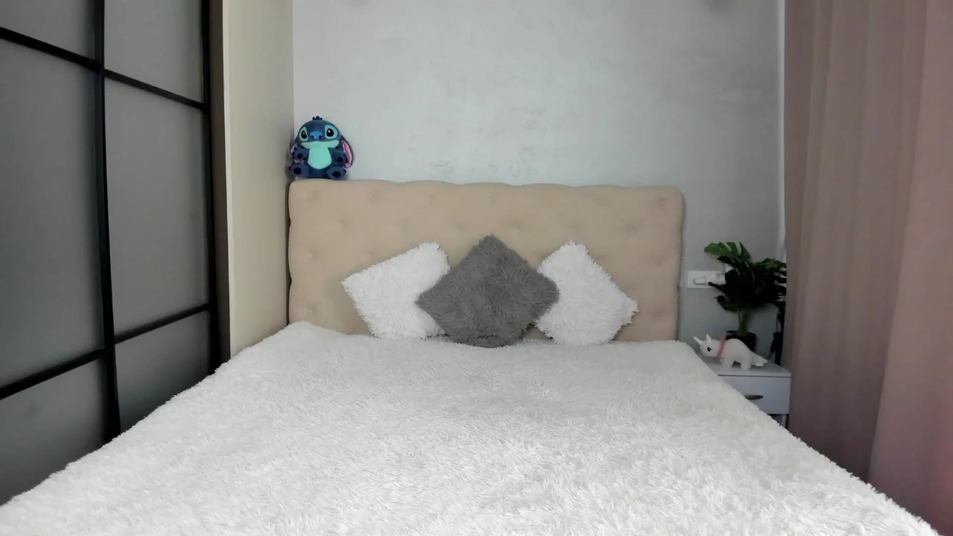 Gallery image thumbnail from Mias_Secret's myfreecams stream on, 04/21/2025, 07:29 image 4 of 20