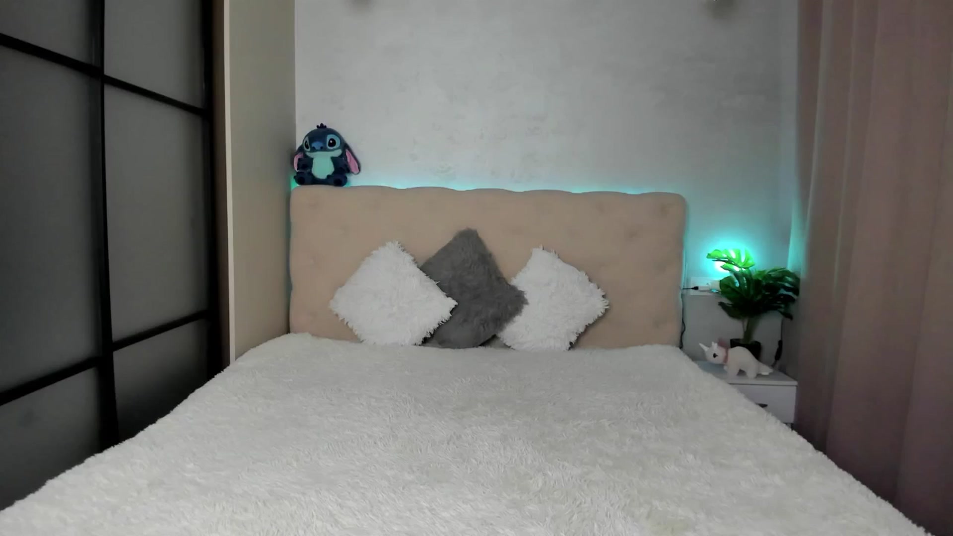 Gallery image thumbnail from Mias_Secret's myfreecams stream on, 04/22/2025, 03:57 image 6 of 20