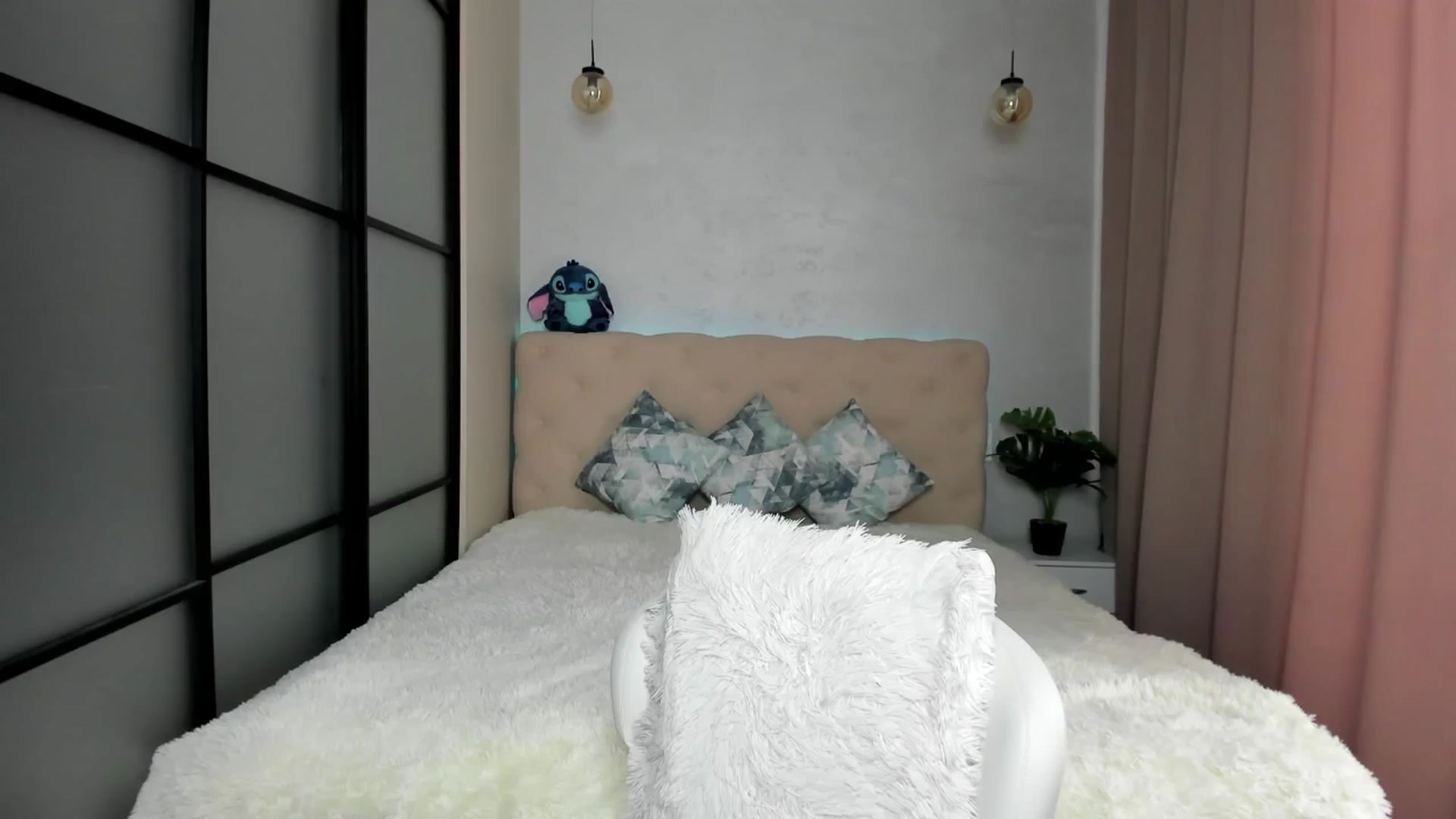 Gallery image thumbnail from Mias_Secret's myfreecams stream on, 05/02/2025, 07:32 image 5 of 20