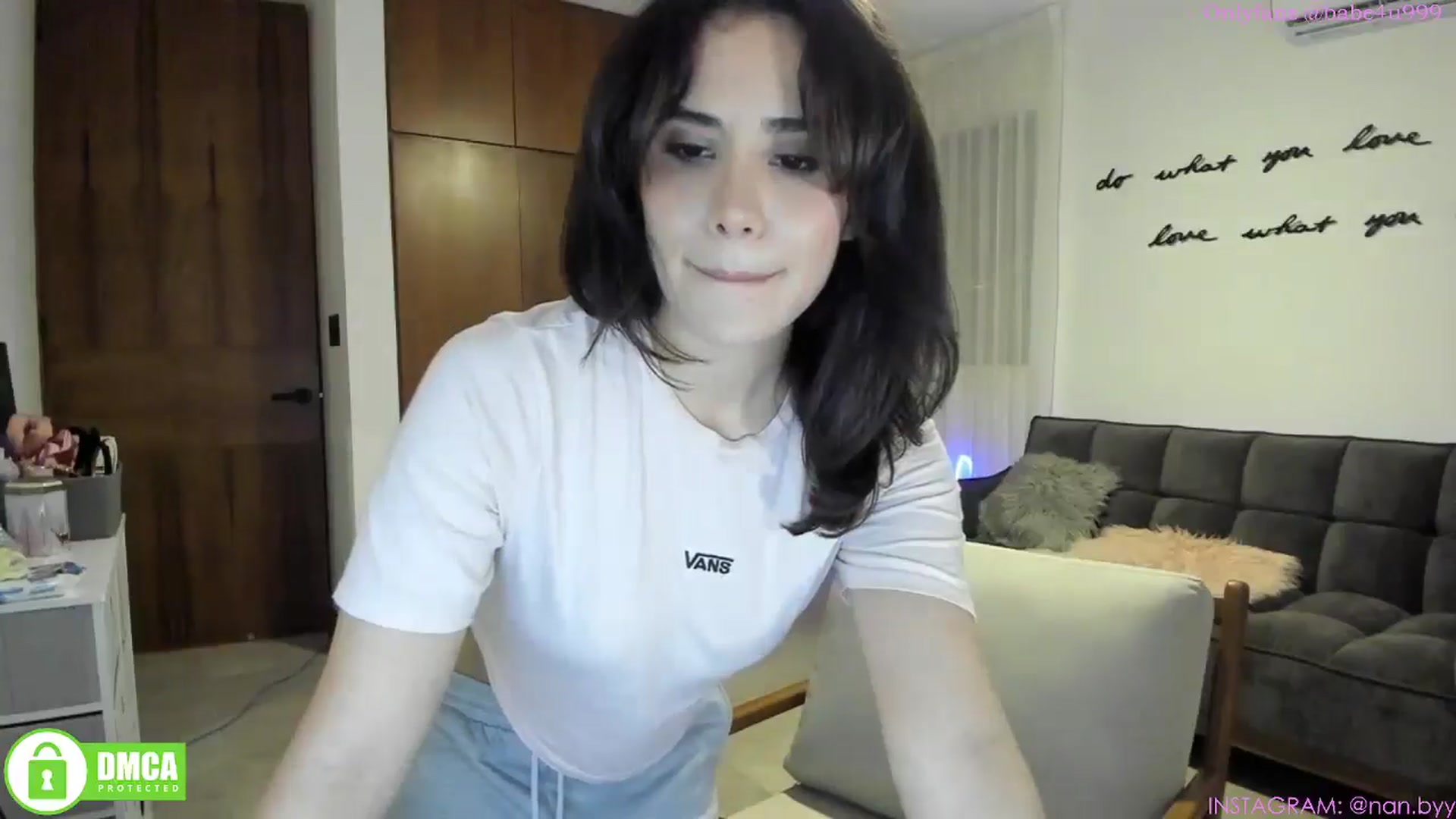Gallery image thumbnail from MiauuB's myfreecams stream on, 03/11/2025, 24:54 image 19 of 20