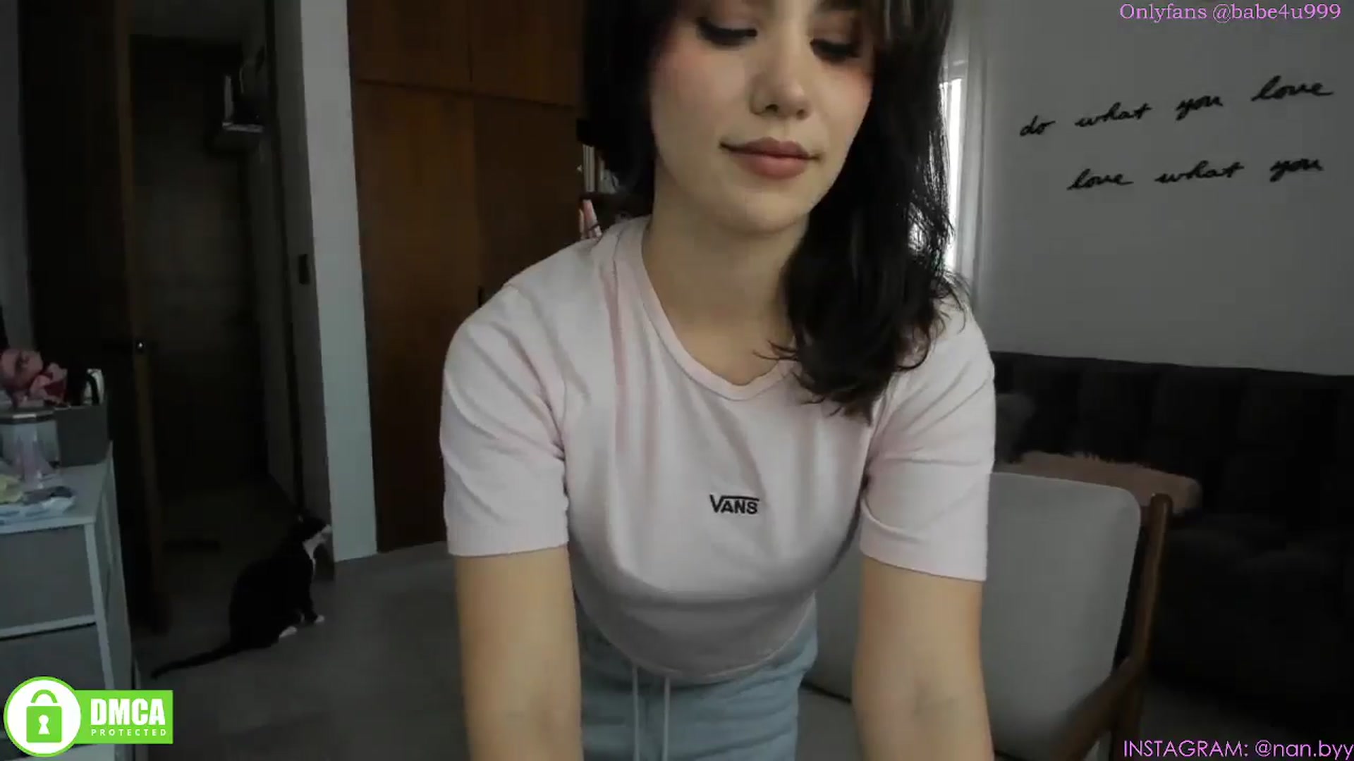 Gallery image thumbnail from MiauuB's myfreecams stream on, 03/11/2025, 24:55 image 3 of 20