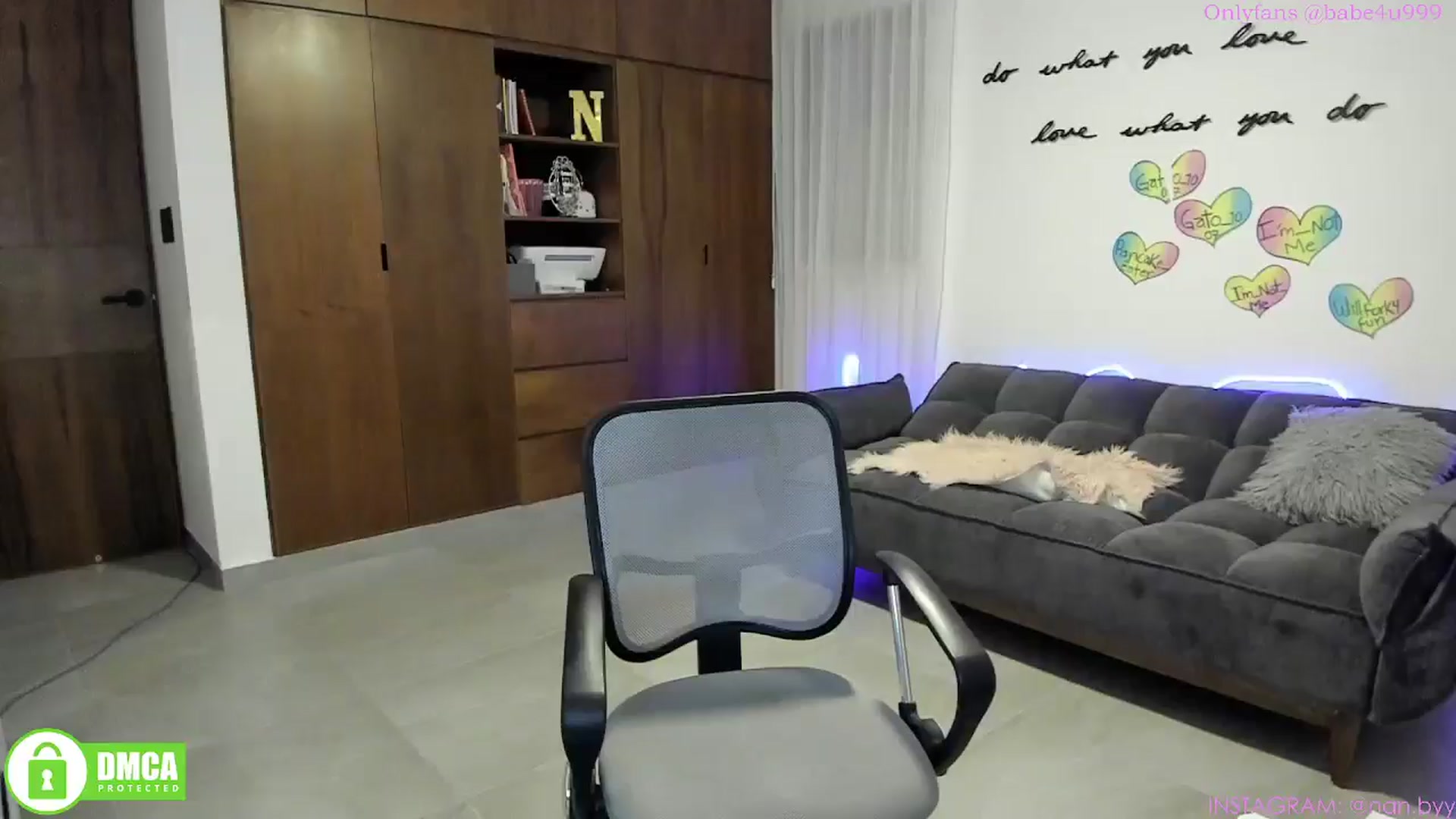 Gallery image thumbnail from MiauuB's myfreecams stream on, 04/12/2025, 01:24 image 7 of 20