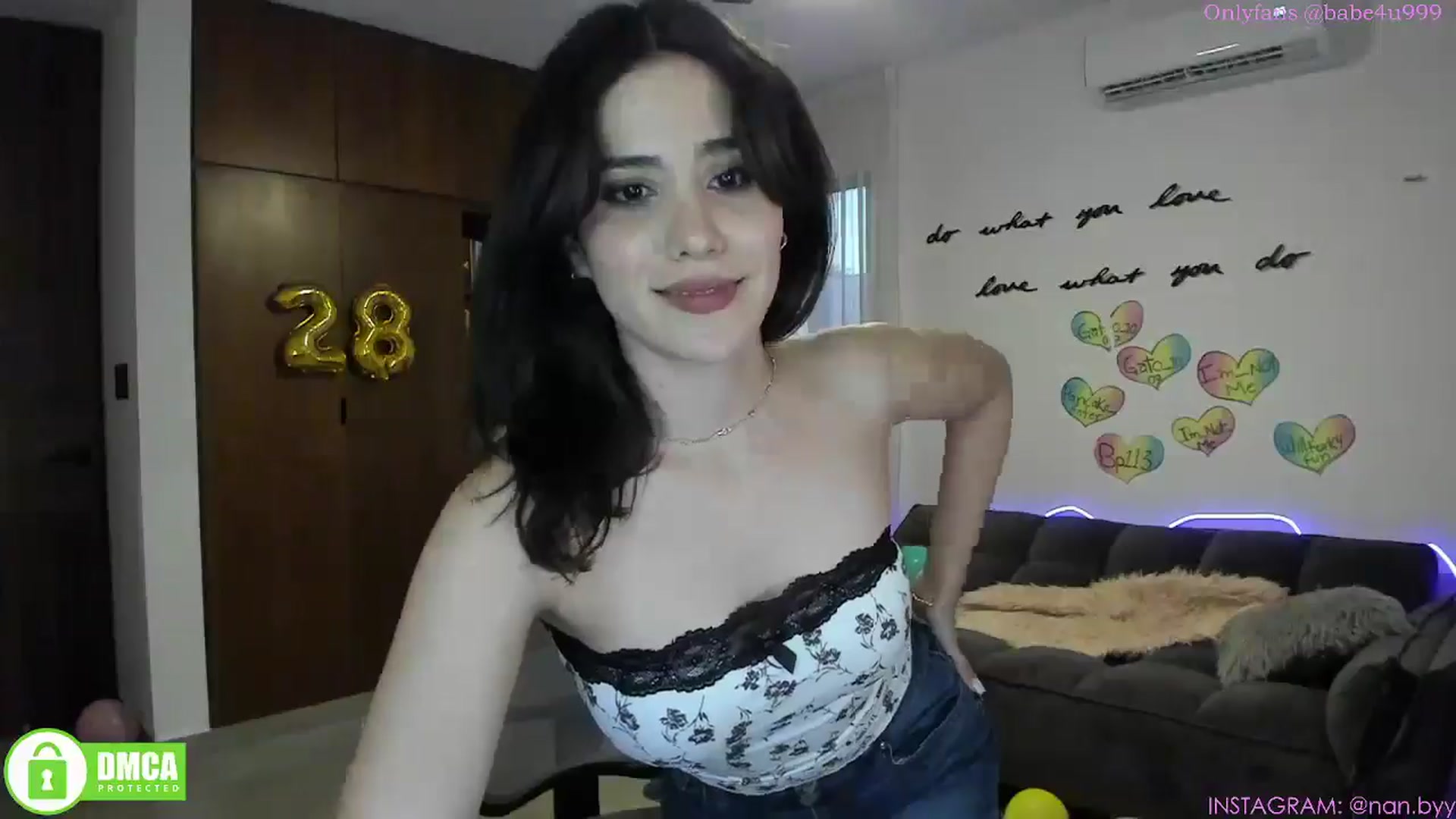 Gallery image thumbnail from MiauuB's myfreecams stream on, 04/16/2025, 01:32 image 5 of 20