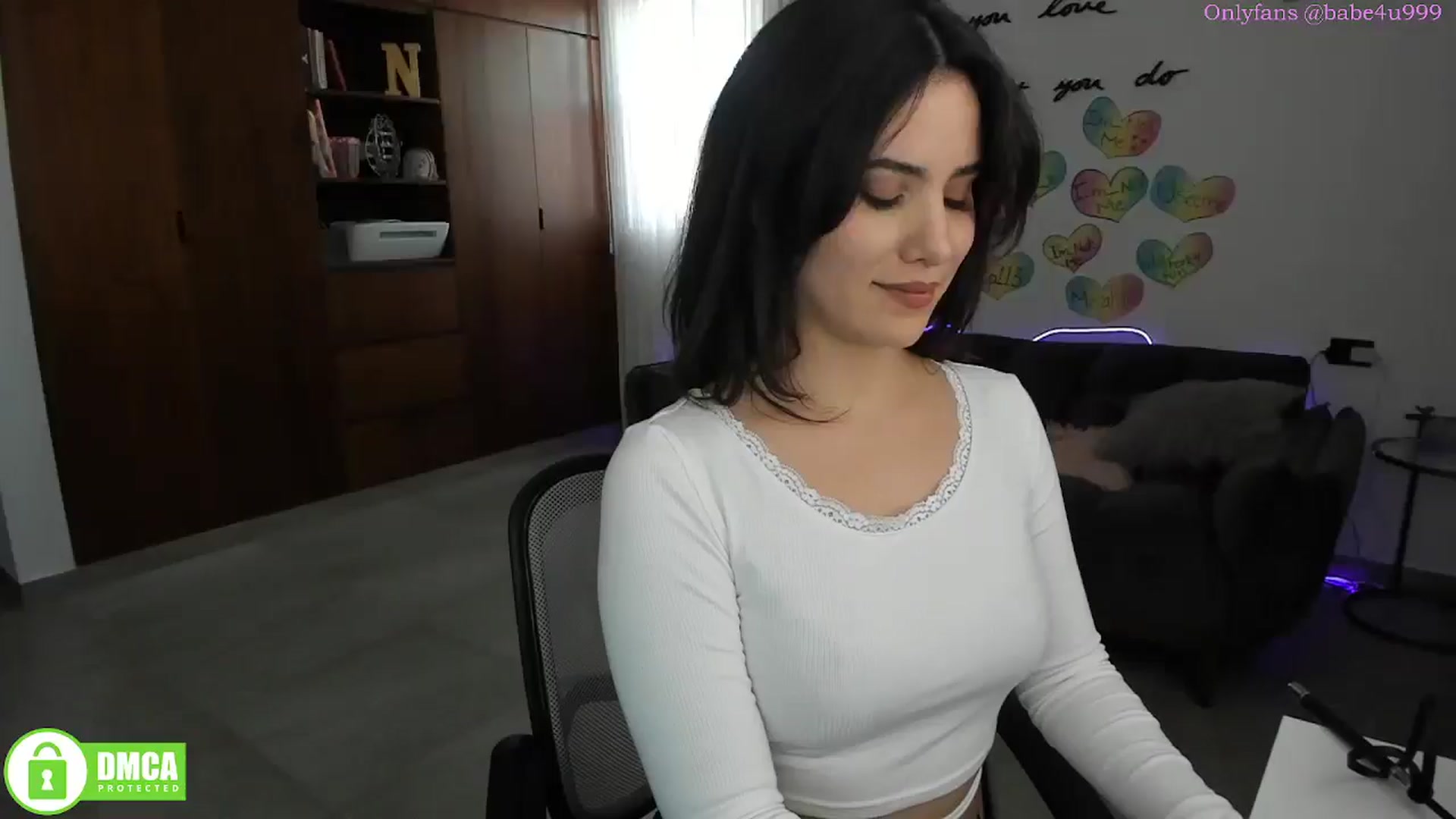 Gallery image thumbnail from MiauuB's myfreecams stream on, 04/22/2025, 24:31 image 10 of 20