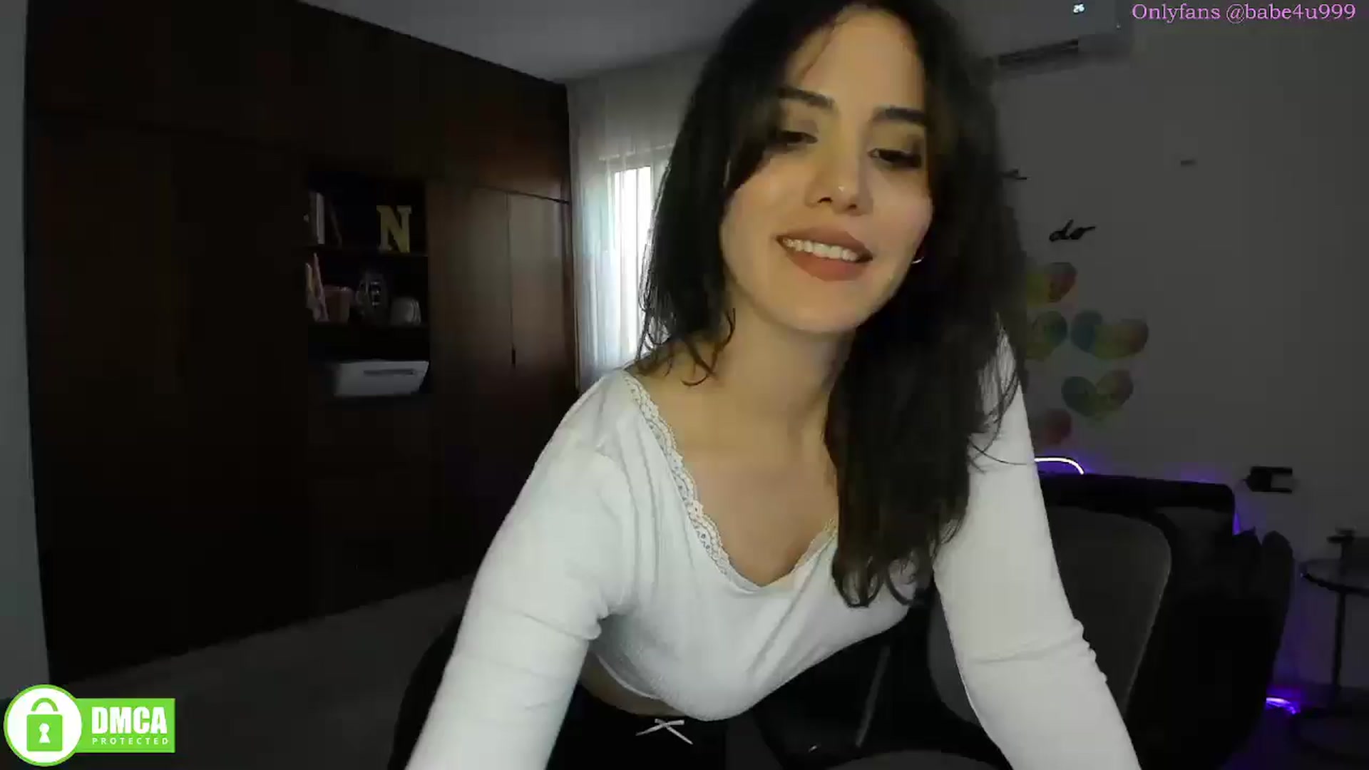 Gallery image thumbnail from MiauuB's myfreecams stream on, 04/22/2025, 24:31 image 16 of 20
