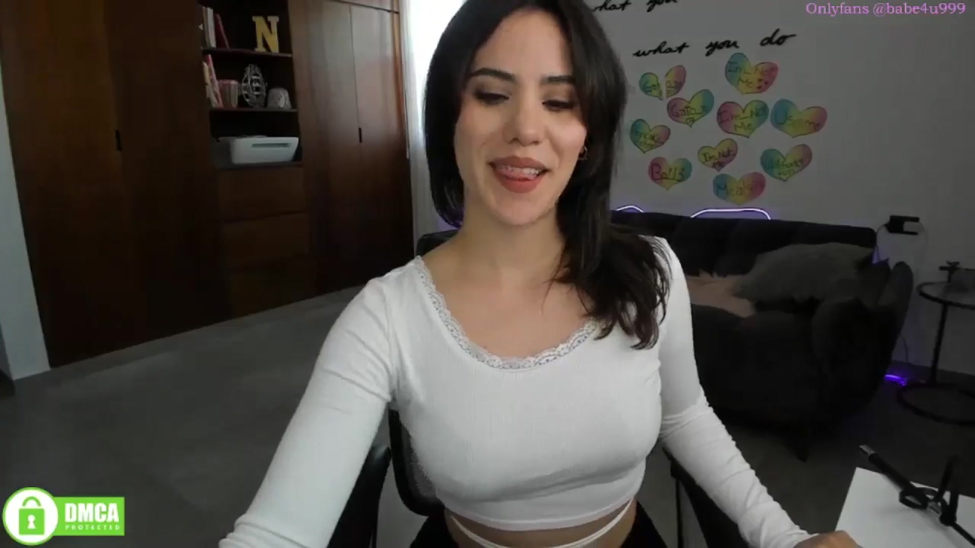 Gallery image thumbnail from MiauuB's myfreecams stream on, 04/22/2025, 24:31 image 6 of 20