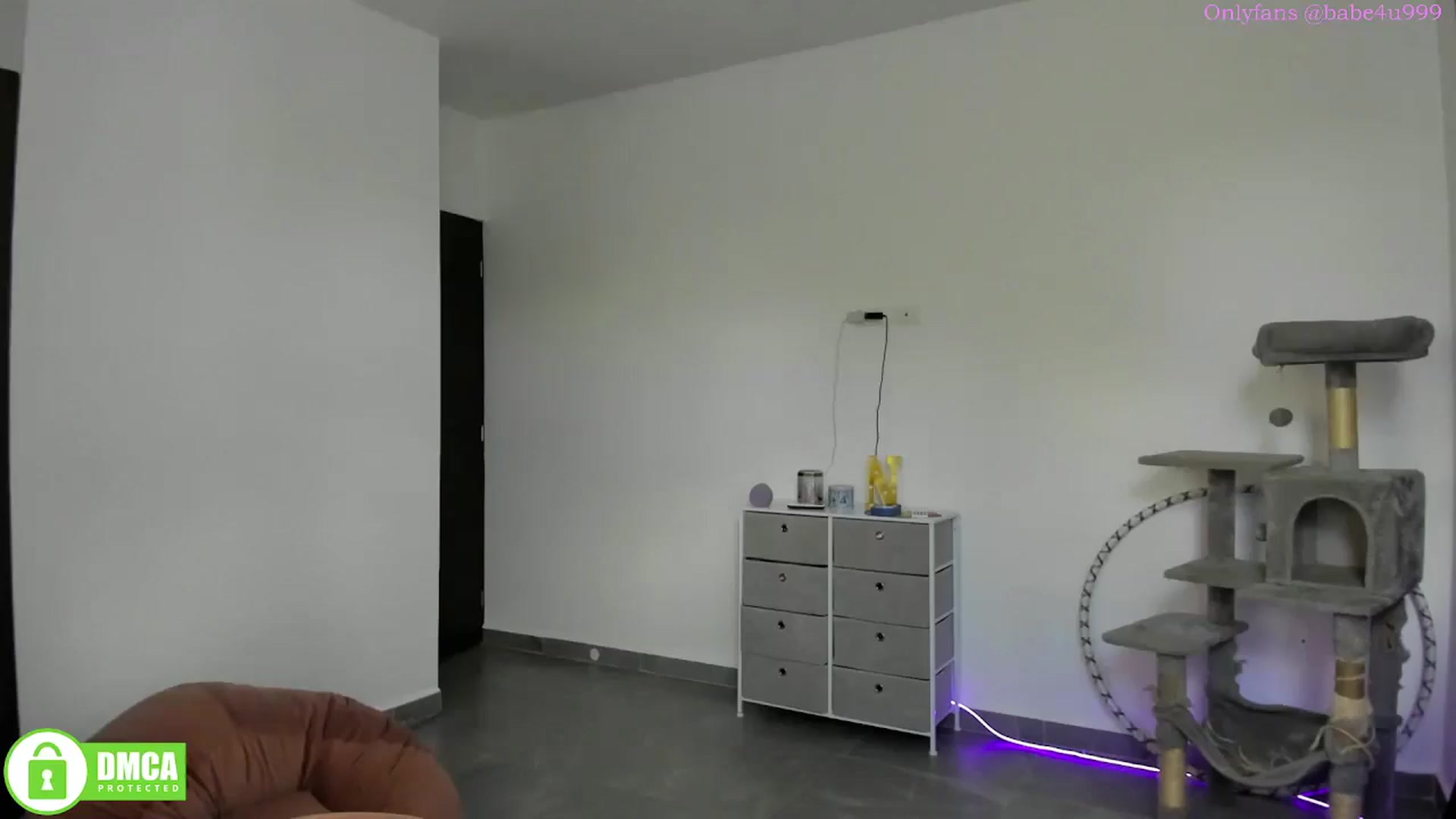 Gallery image thumbnail from MiauuB's myfreecams stream on, 05/27/2025, 24:01 image 1 of 20