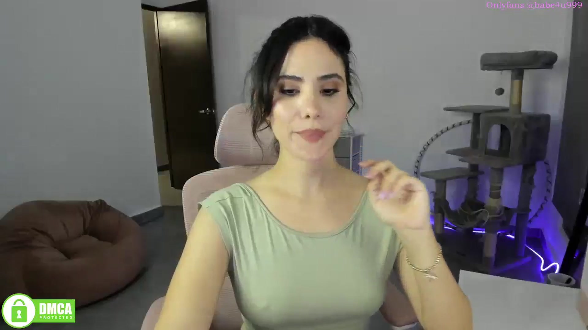 Gallery image thumbnail from MiauuB's myfreecams stream on, 06/04/2025, 02:19 image 19 of 20