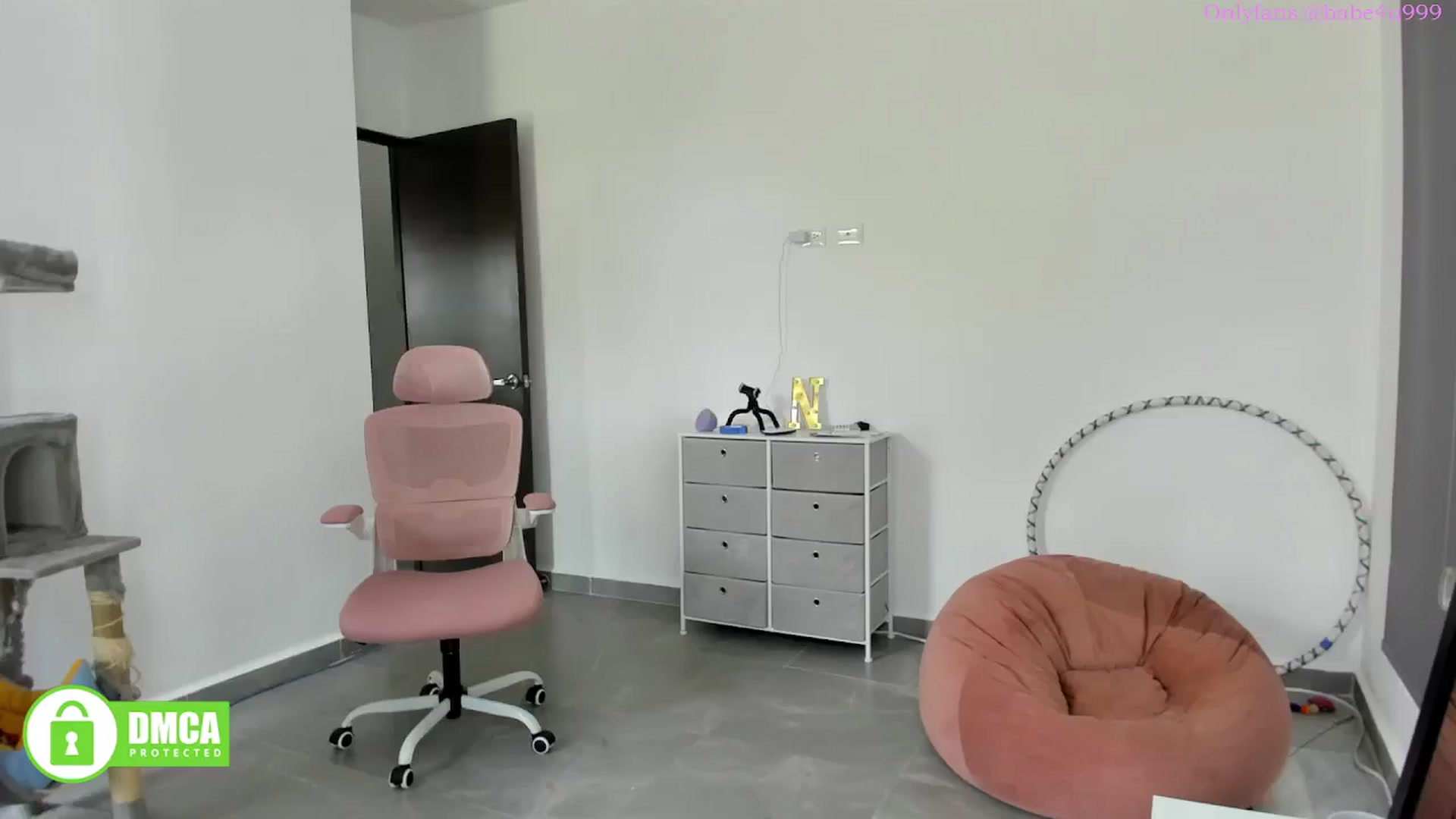 Gallery image thumbnail from MiauuB's myfreecams stream on, 06/13/2025, 22:59 image 2 of 20