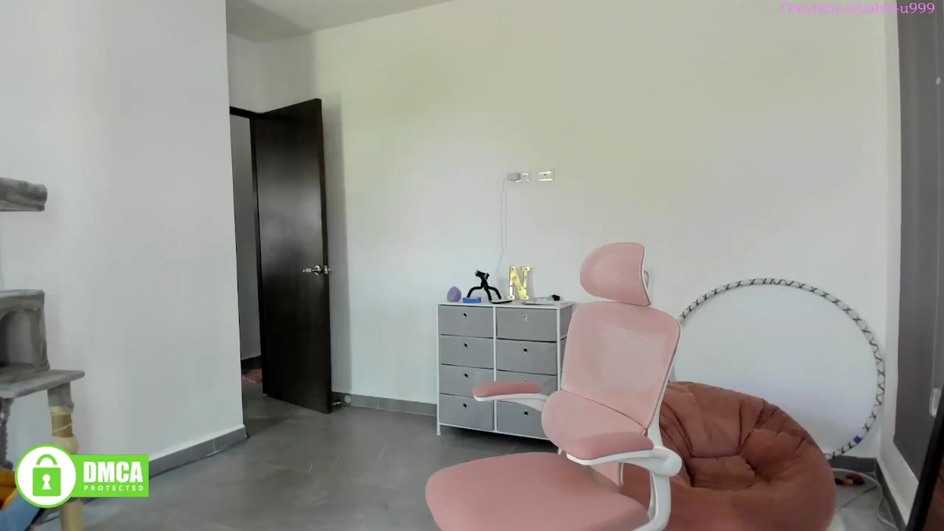 Gallery image thumbnail from MiauuB's myfreecams stream on, 06/13/2025, 22:59 image 14 of 20