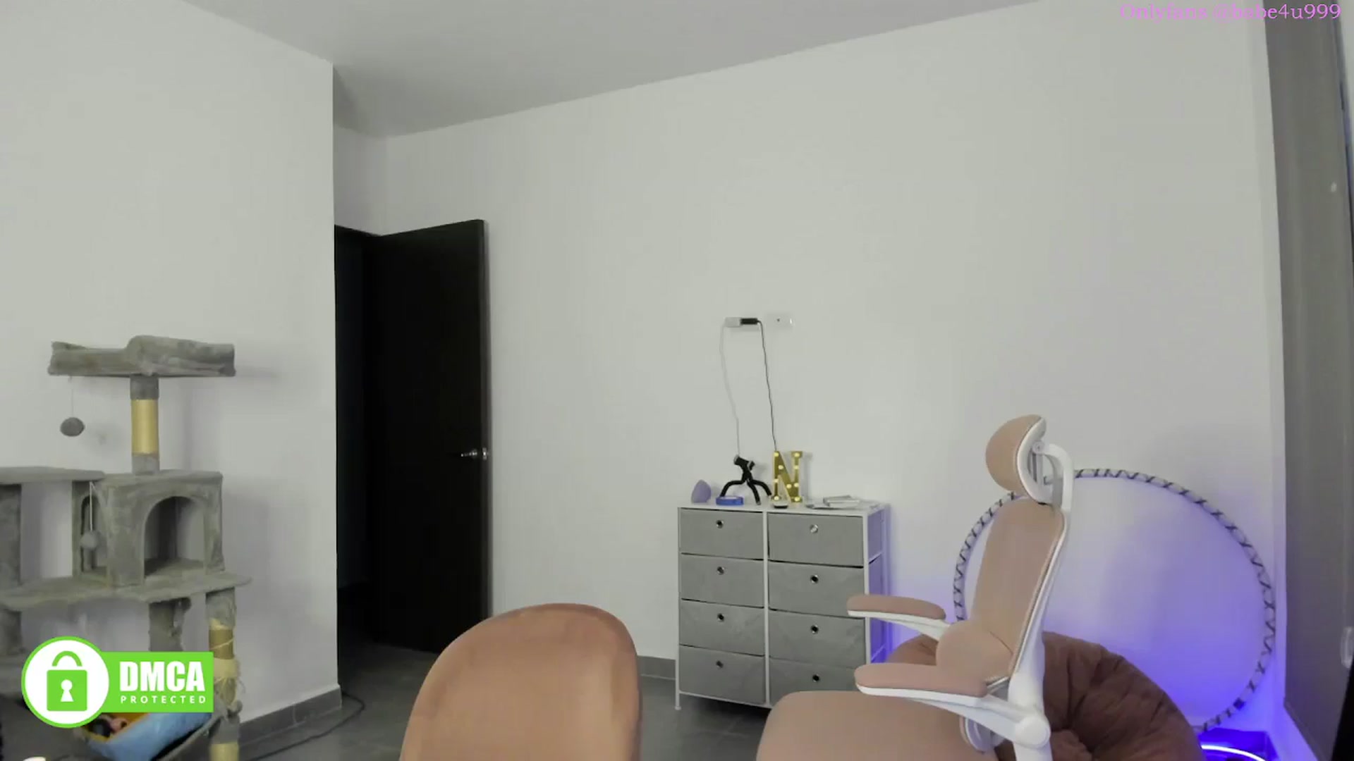 Gallery image thumbnail from MiauuB's myfreecams stream on, 06/14/2025, 05:29 image 7 of 20