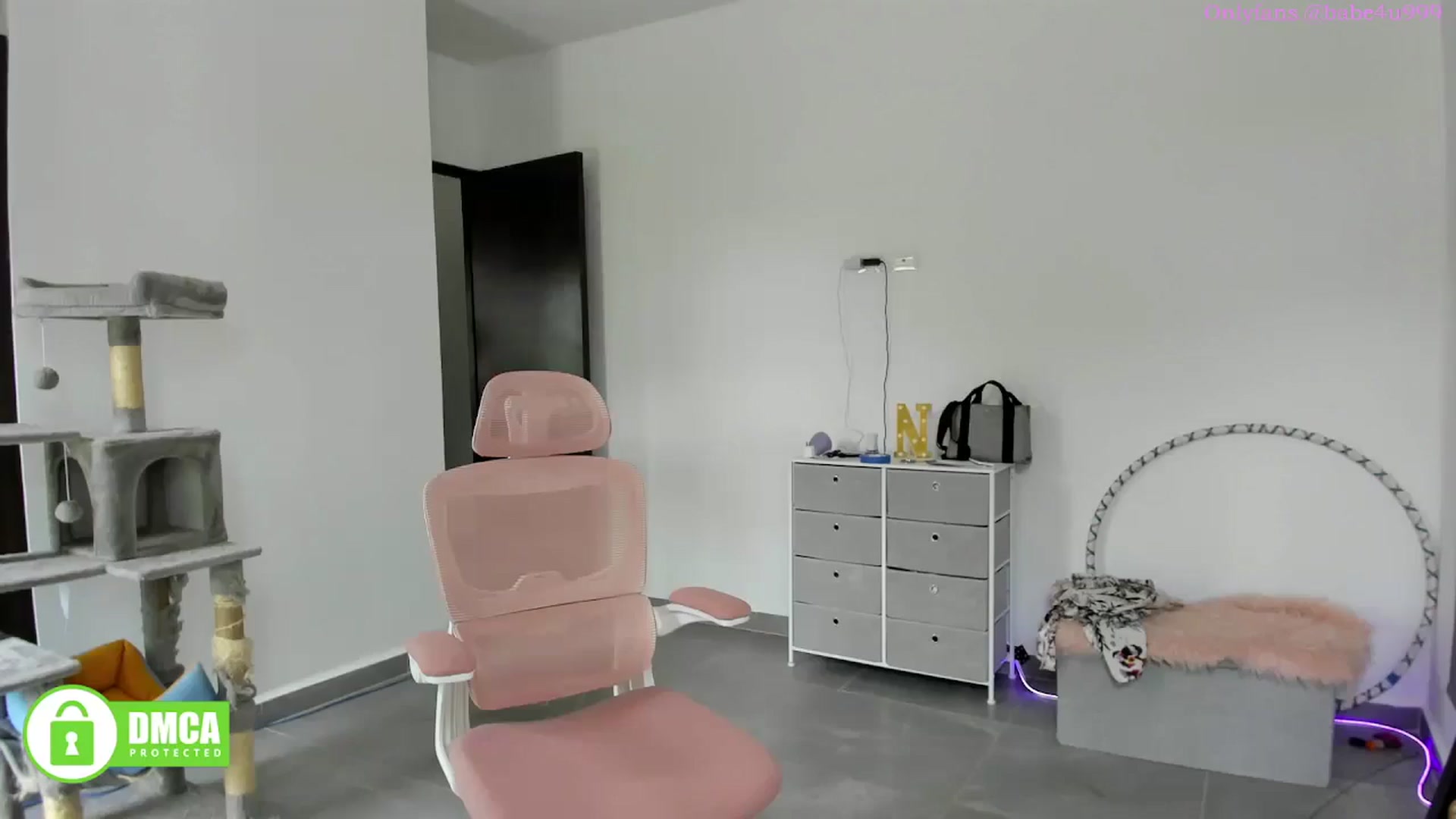 Gallery image thumbnail from MiauuB's myfreecams stream on, 06/17/2025, 20:55 image 17 of 20