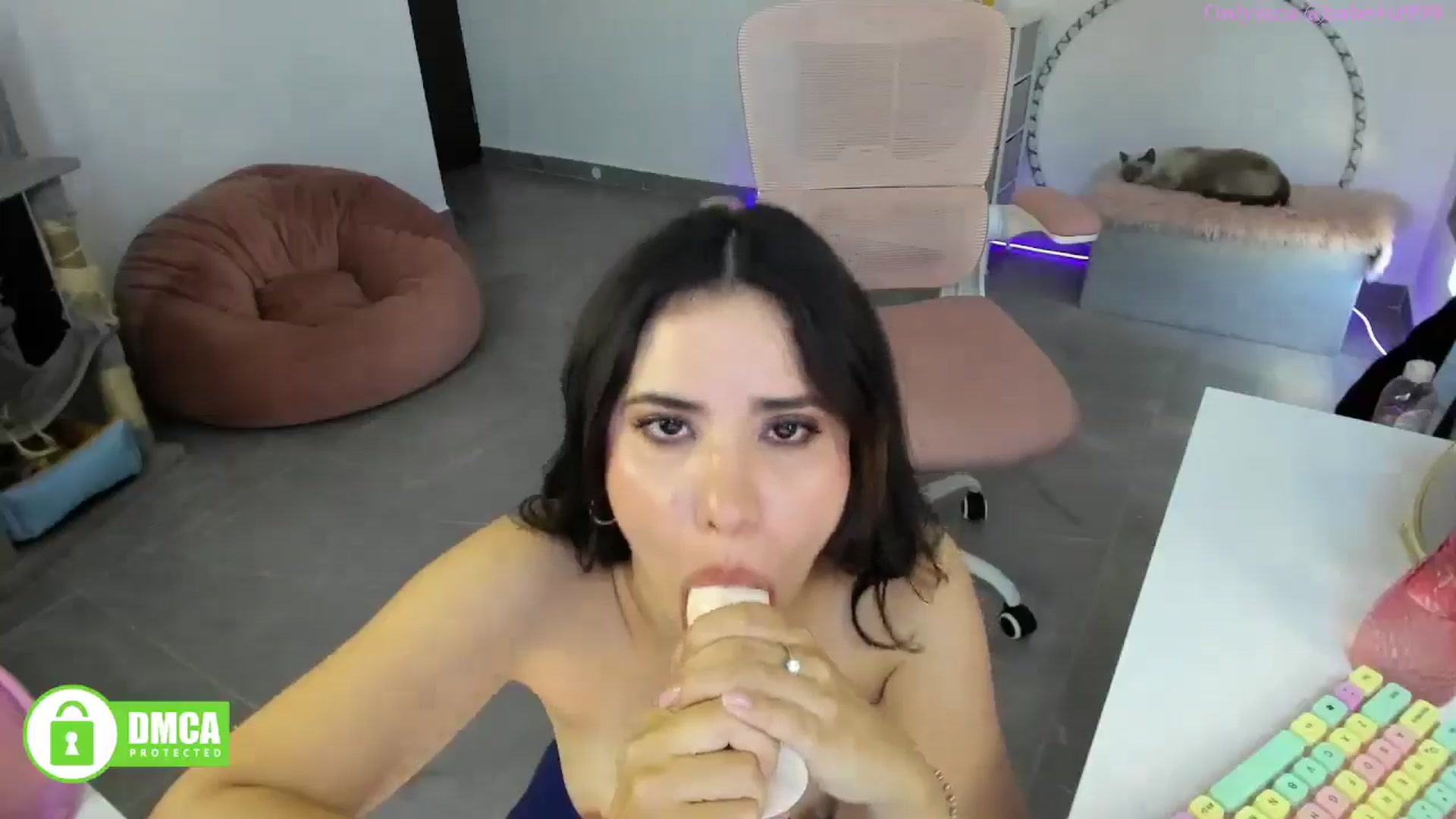 Gallery image thumbnail from MiauuB's myfreecams stream on, 07/01/2025, 23:51 image 19 of 20