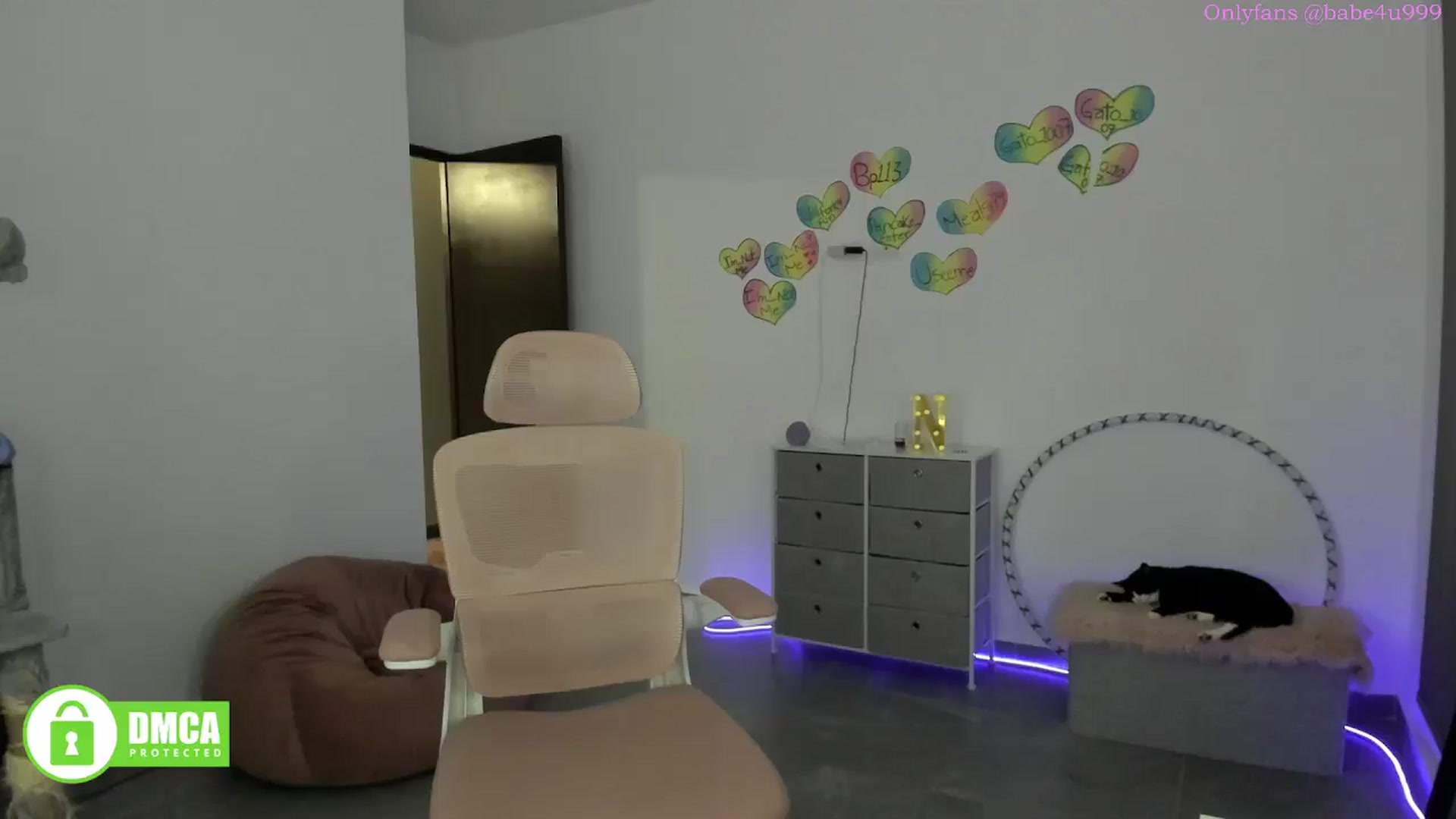 Gallery image thumbnail from MiauuB's myfreecams stream on, 07/09/2025, 03:18 image 16 of 20