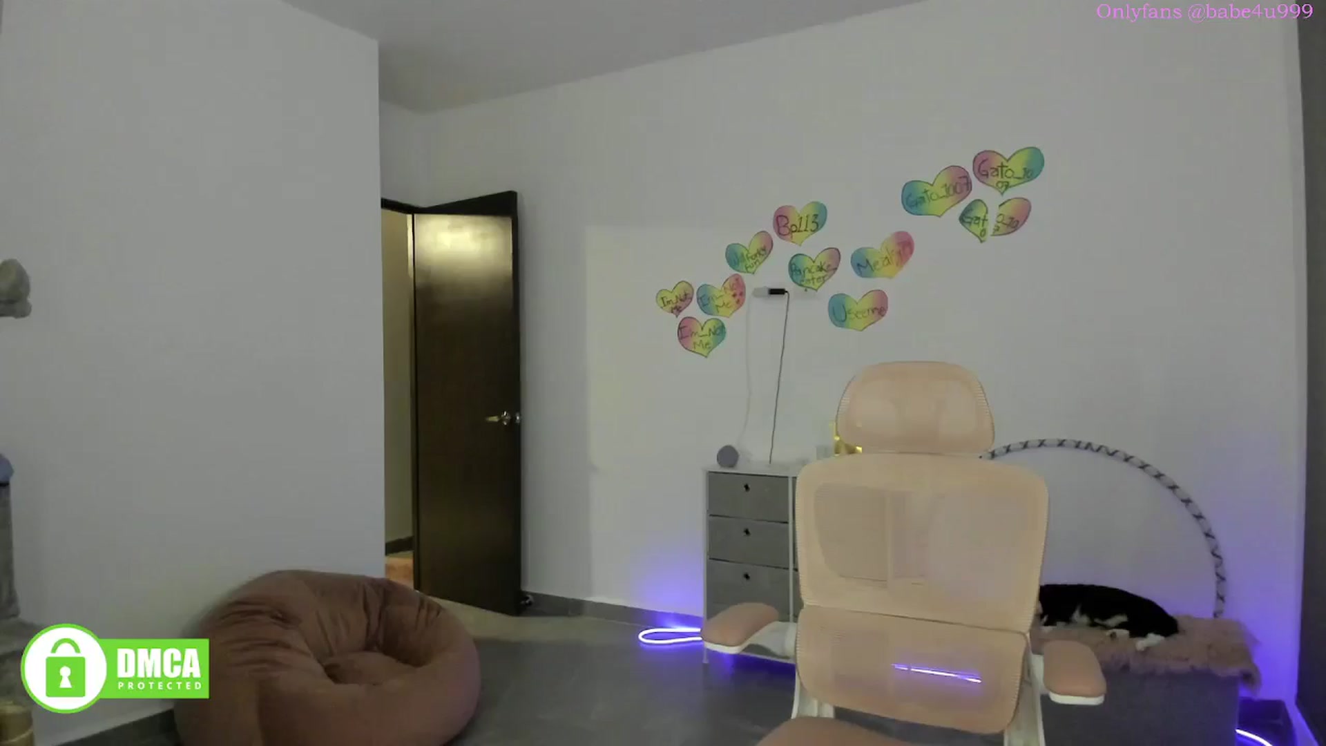 Gallery image thumbnail from MiauuB's myfreecams stream on, 07/09/2025, 04:08 image 15 of 20