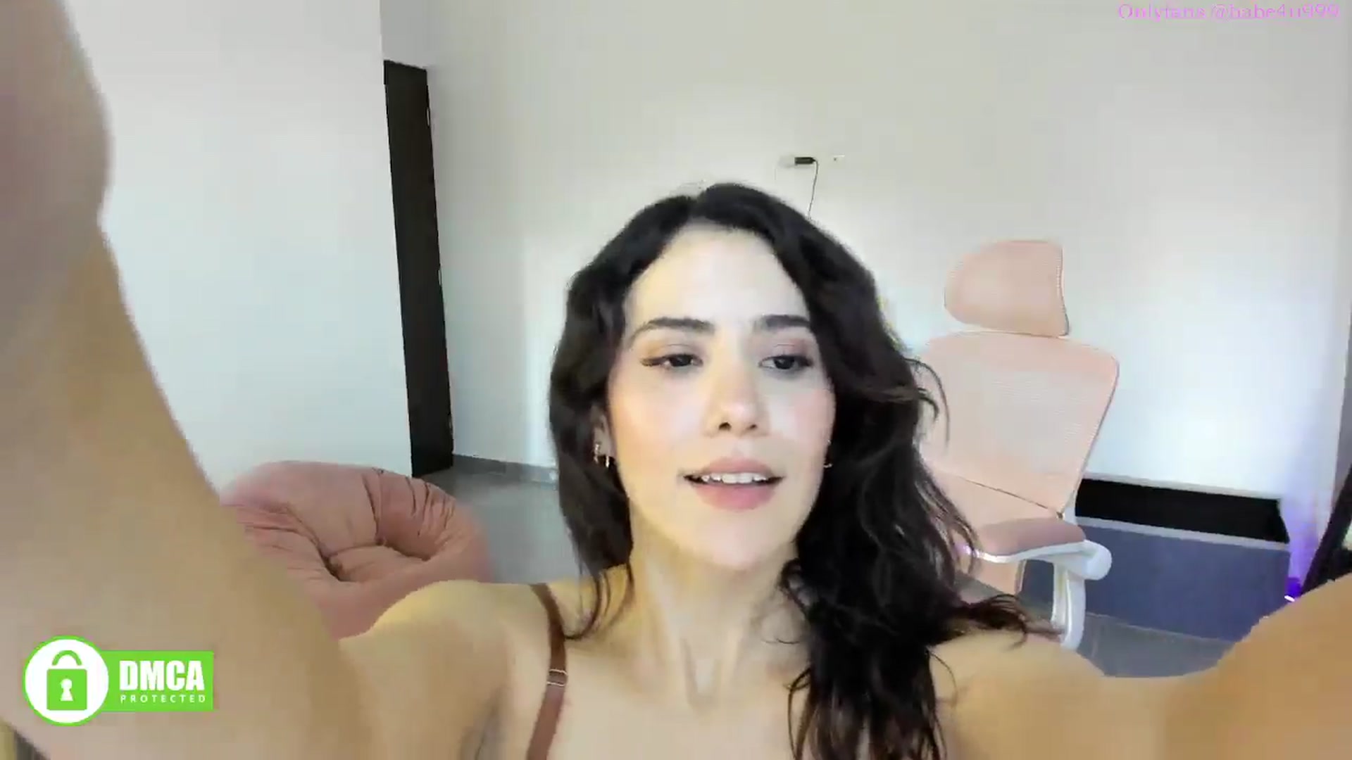 Gallery image thumbnail from MiauuB's myfreecams stream on, 08/04/2025, 23:46 image 10 of 20