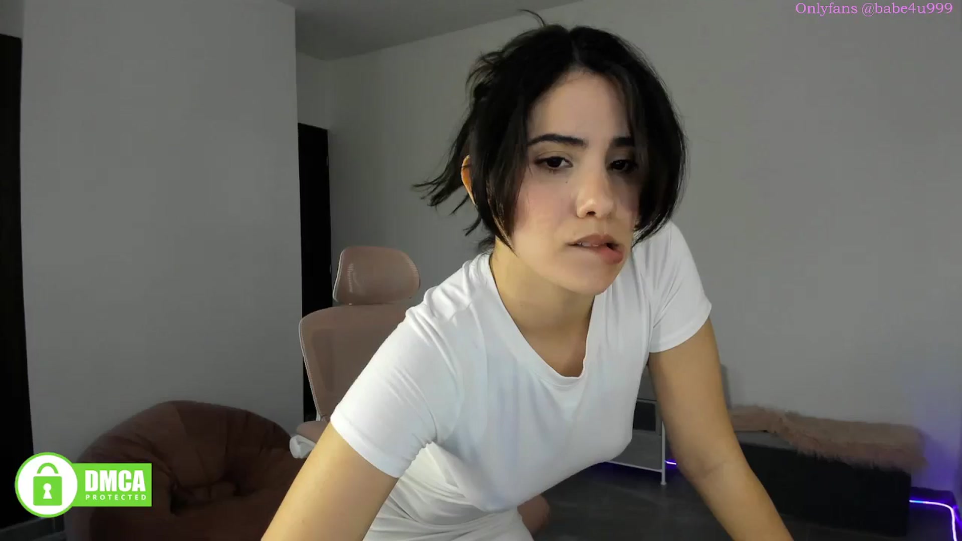 Gallery image thumbnail from MiauuB's myfreecams stream on, 08/08/2025, 22:37 image 20 of 20