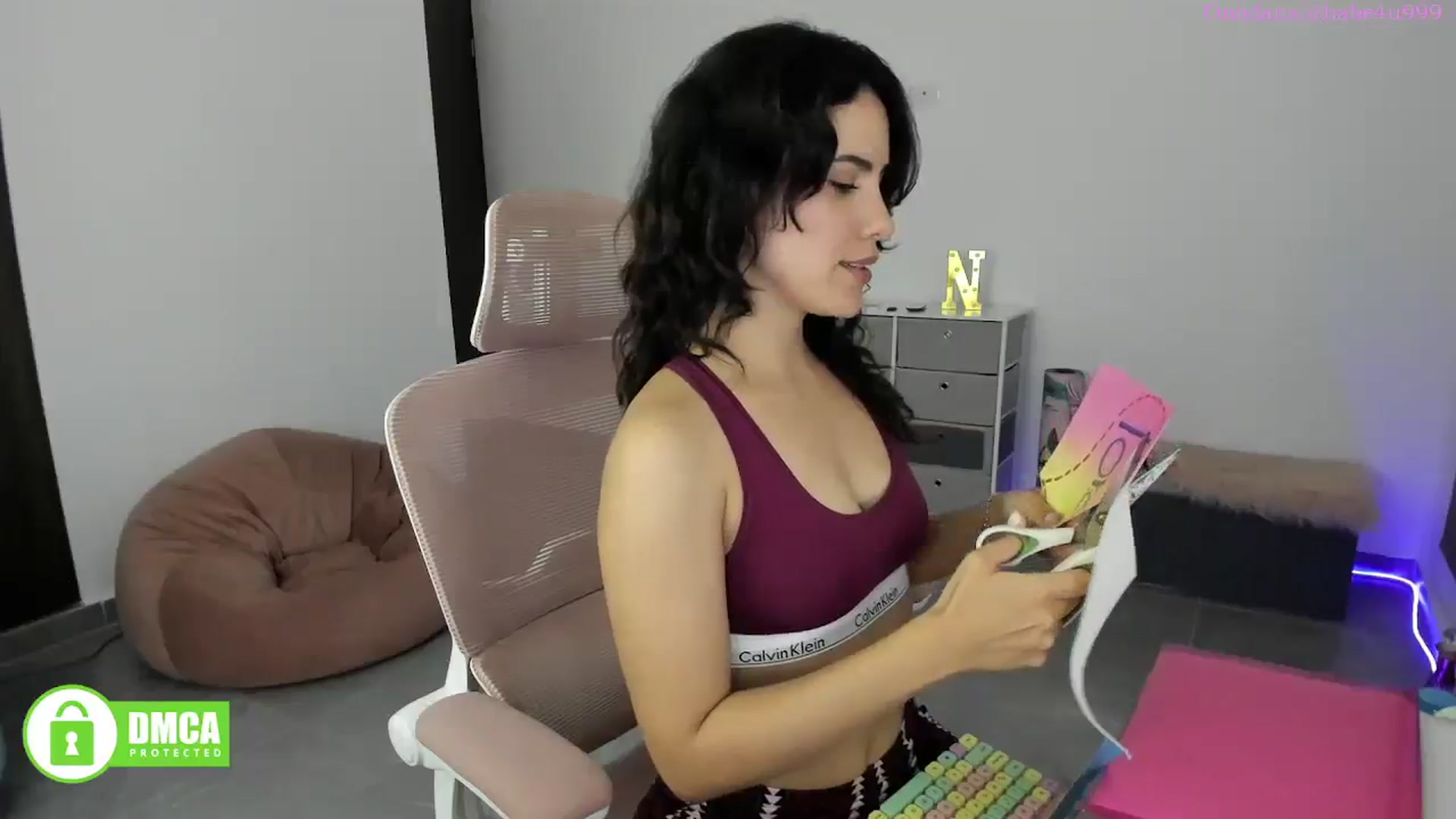Gallery image thumbnail from MiauuB's myfreecams stream on, 08/12/2025, 02:44 image 4 of 20