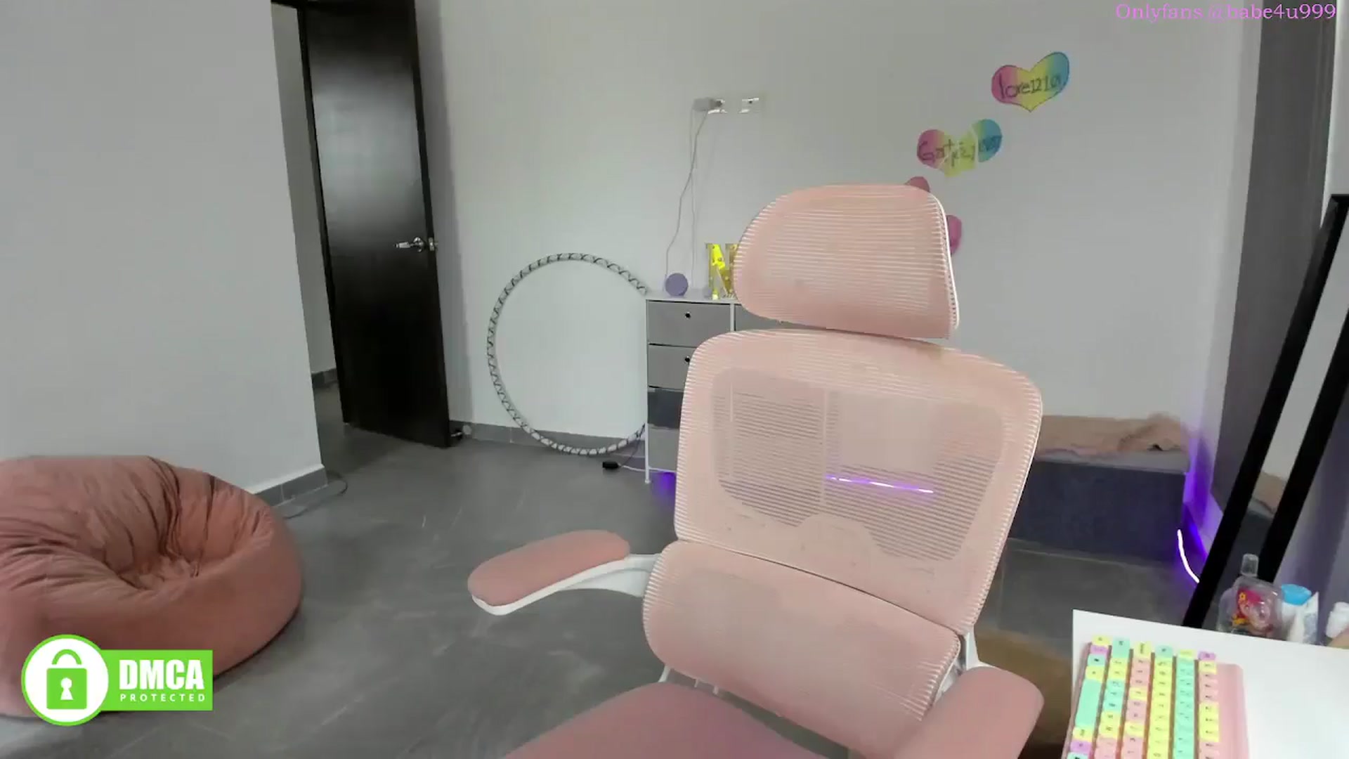 Gallery image thumbnail from MiauuB's myfreecams stream on, 09/01/2025, 22:11 image 4 of 20