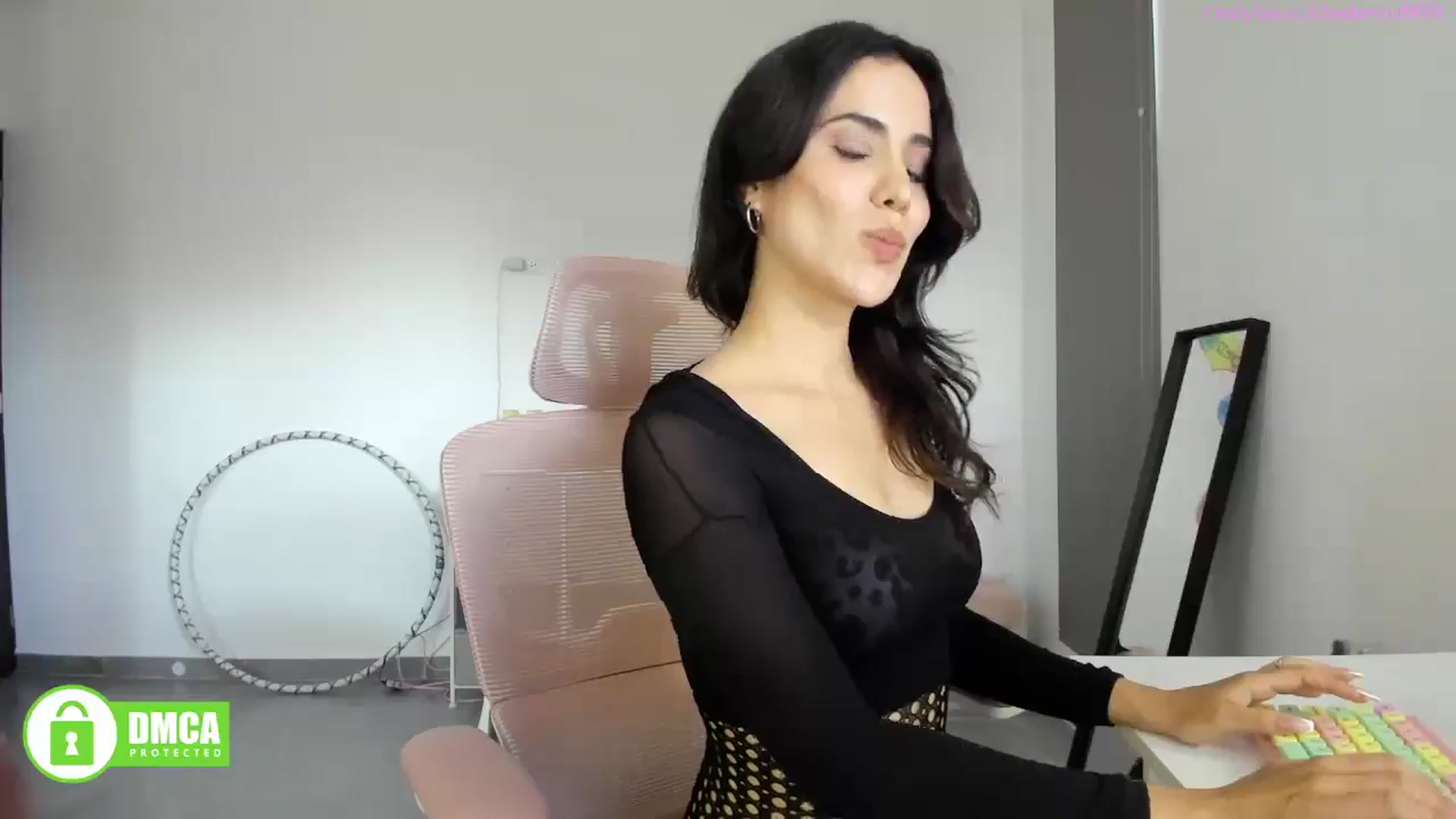 Gallery image thumbnail from MiauuB's myfreecams stream on, 09/16/2025, 22:08 image 17 of 20