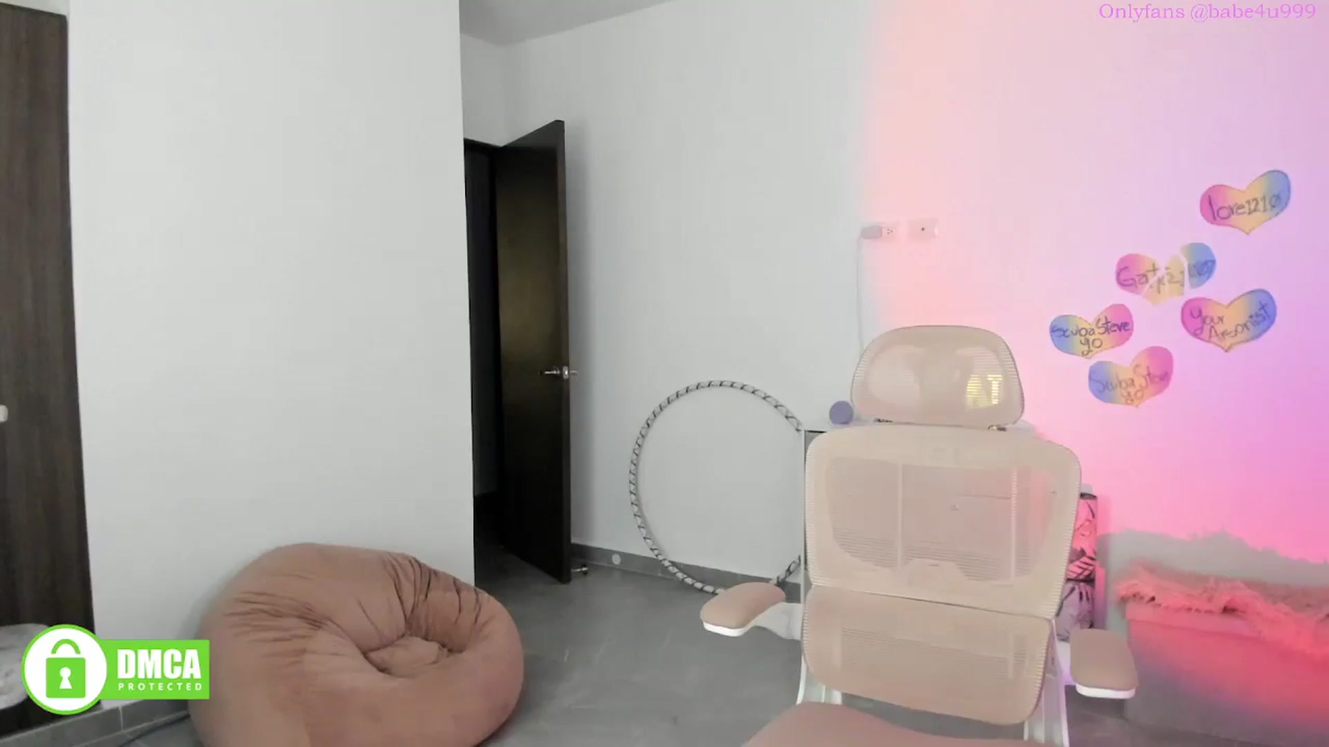 Gallery image thumbnail from MiauuB's myfreecams stream on, 09/30/2025, 01:42 image 12 of 20