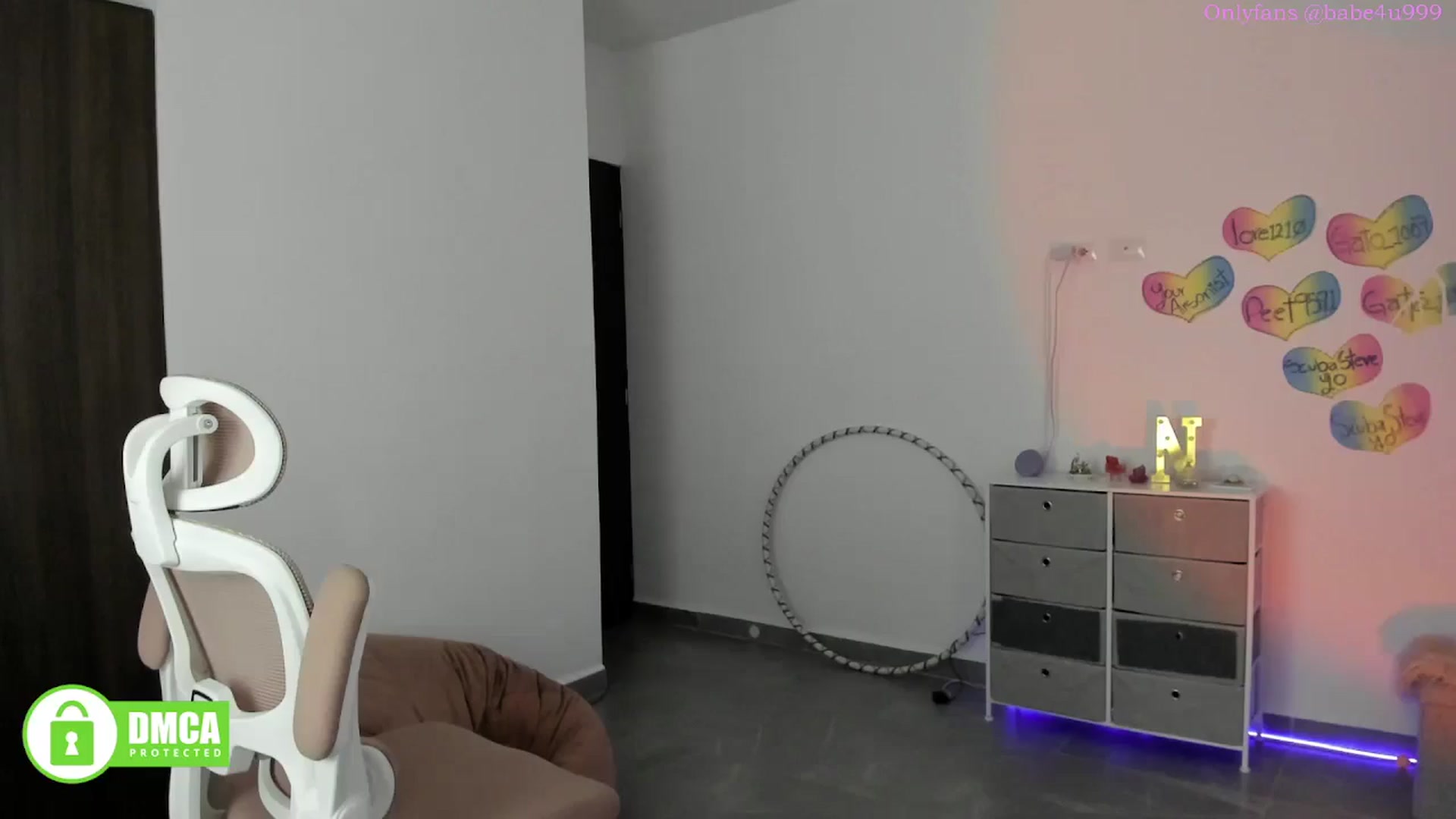 Gallery image thumbnail from MiauuB's myfreecams stream on, 10/11/2025, 04:49 image 14 of 20