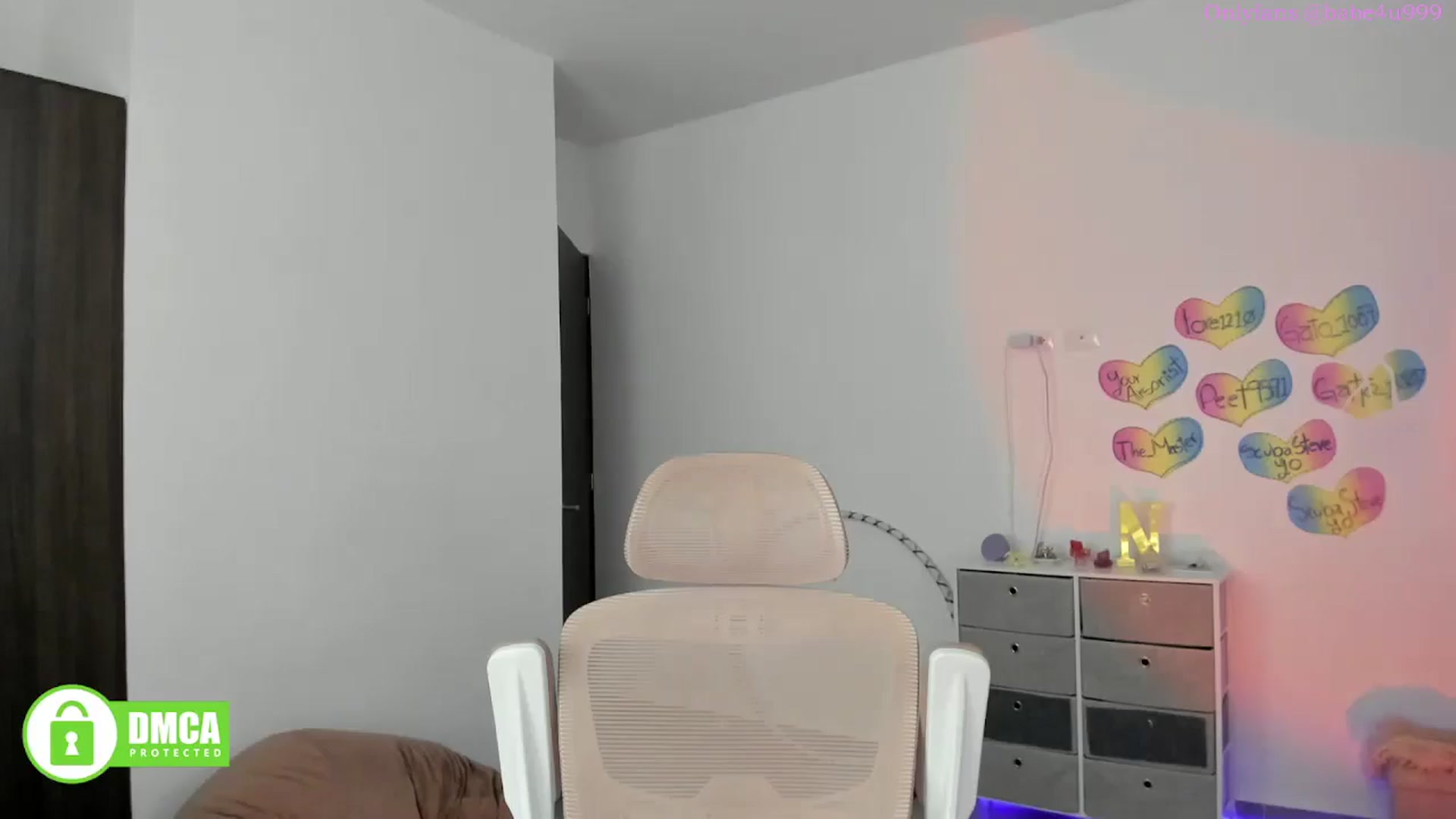 Gallery image thumbnail from MiauuB's myfreecams stream on, 10/14/2025, 03:16 image 14 of 20