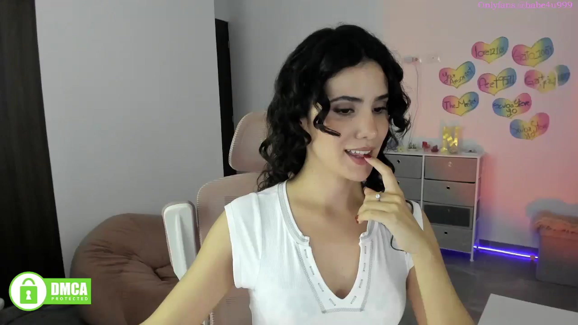 Gallery image thumbnail from MiauuB's myfreecams stream on, 10/14/2025, 03:16 image 13 of 20