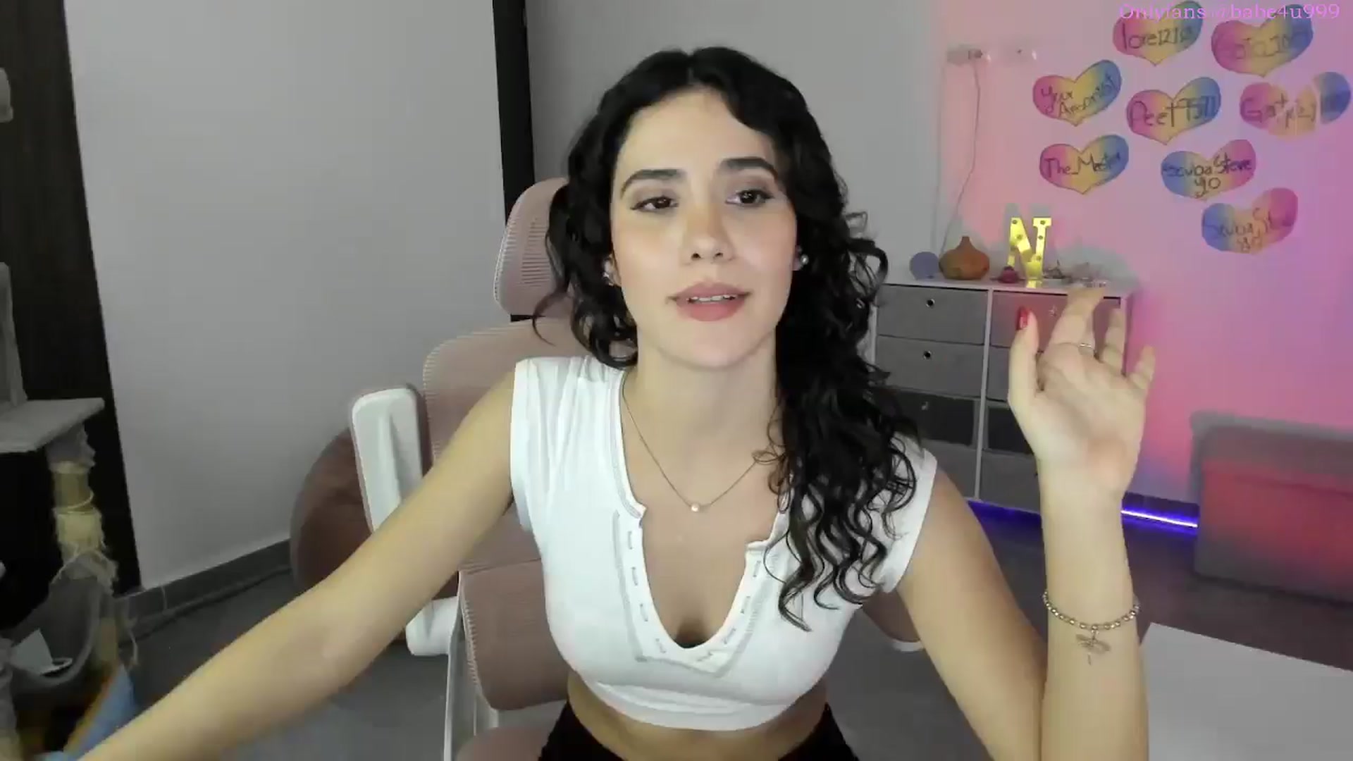 Gallery image thumbnail from MiauuB's myfreecams stream on, 11/07/2025, 02:42 image 12 of 20