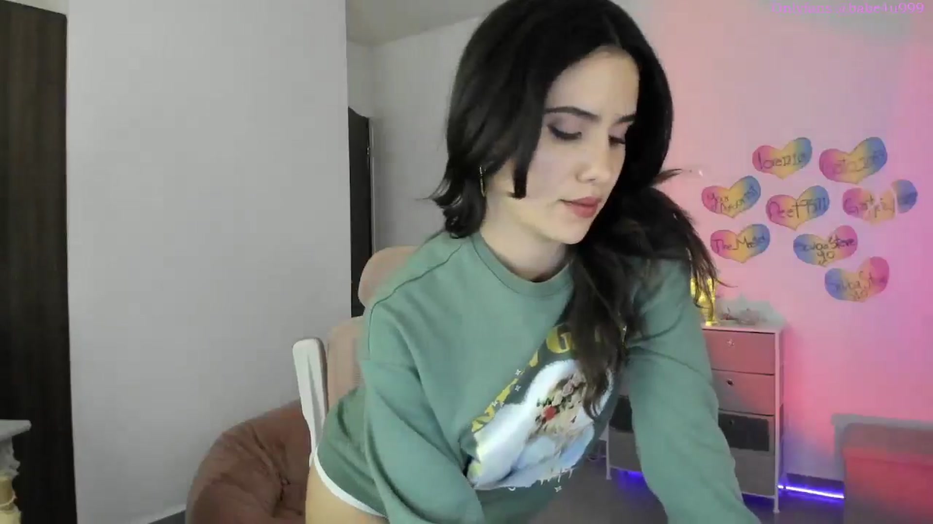 Gallery image thumbnail from MiauuB's myfreecams stream on, 11/09/2025, 24:22 image 5 of 20