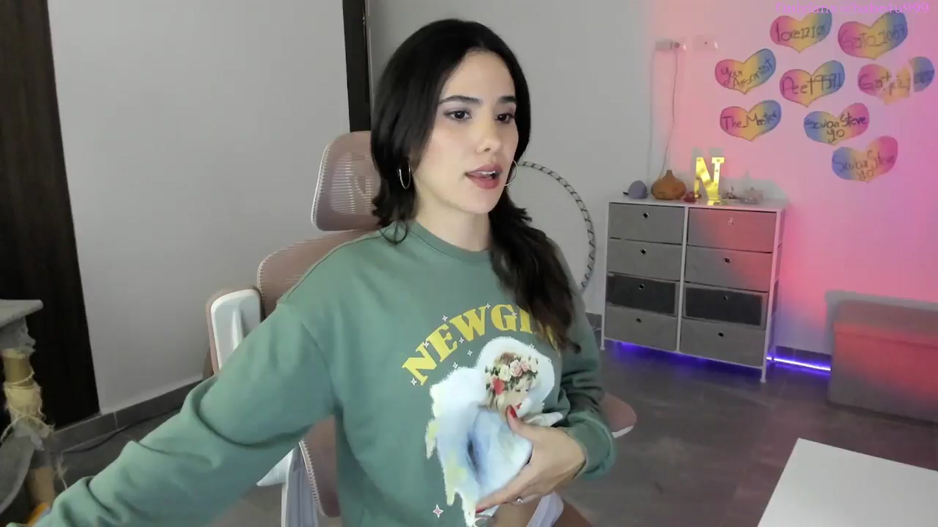 Gallery image thumbnail from MiauuB's myfreecams stream on, 11/09/2025, 24:22 image 4 of 20