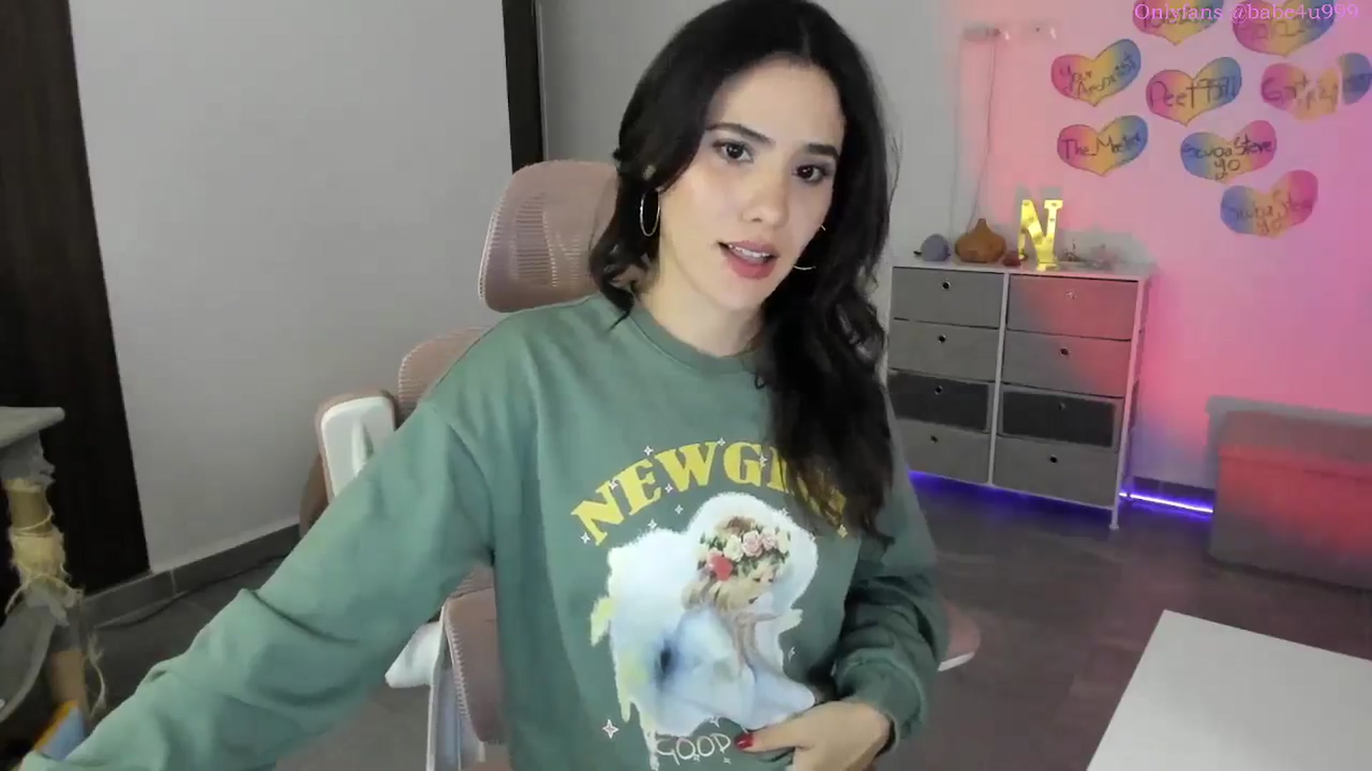 Gallery image thumbnail from MiauuB's myfreecams stream on, 11/09/2025, 24:22 image 14 of 20