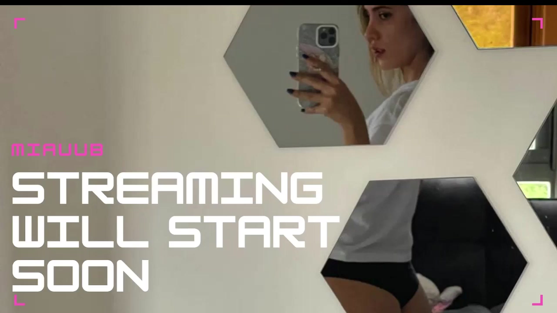 Gallery image thumbnail from MiauuB's myfreecams stream on, 11/09/2025, 24:22 image 1 of 20