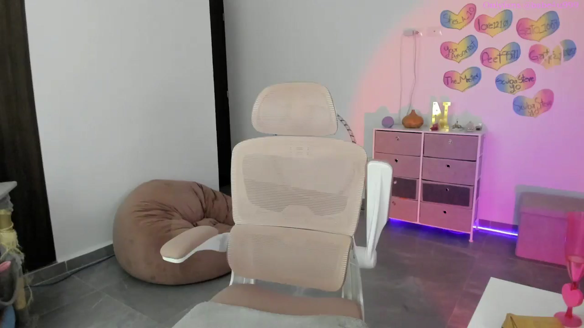 Gallery image thumbnail from MiauuB's myfreecams stream on, 11/15/2025, 04:32 image 19 of 20