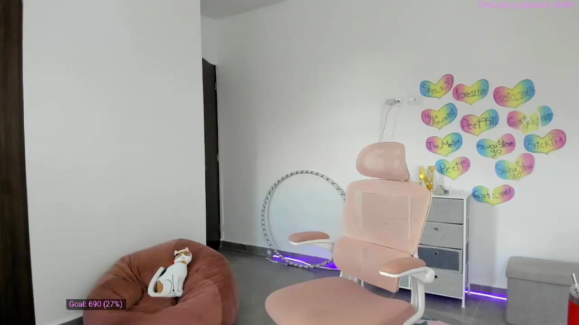 Gallery image thumbnail from MiauuB's myfreecams stream on, 11/25/2025, 09:10 image 9 of 20