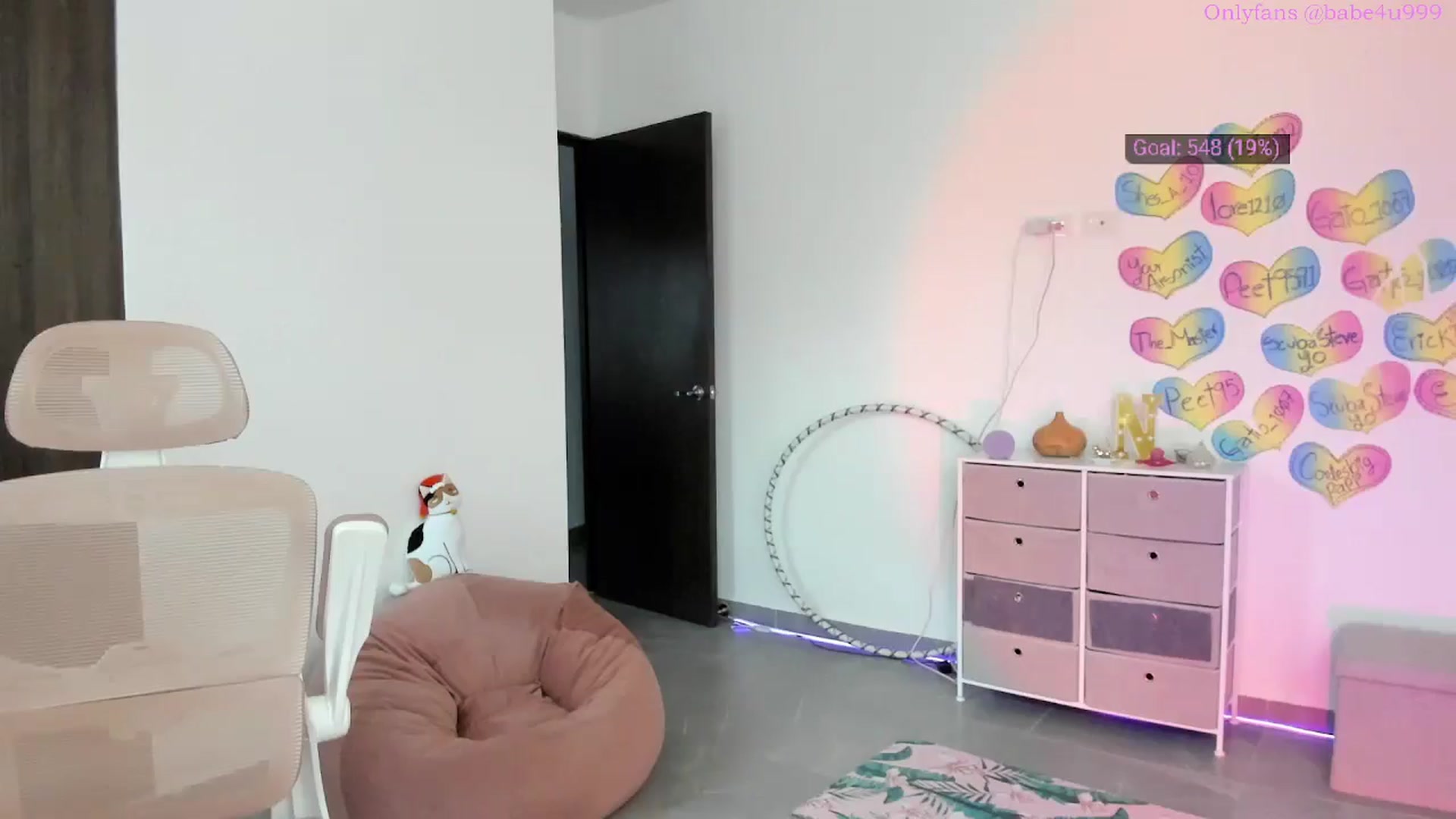 Gallery image thumbnail from MiauuB's myfreecams stream on, 11/27/2025, 23:33 image 12 of 20