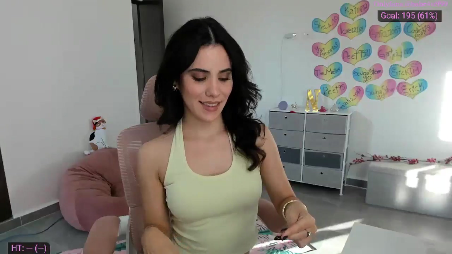 Gallery image thumbnail from MiauuB's myfreecams stream on, 12/02/2025, 23:18 image 2 of 20