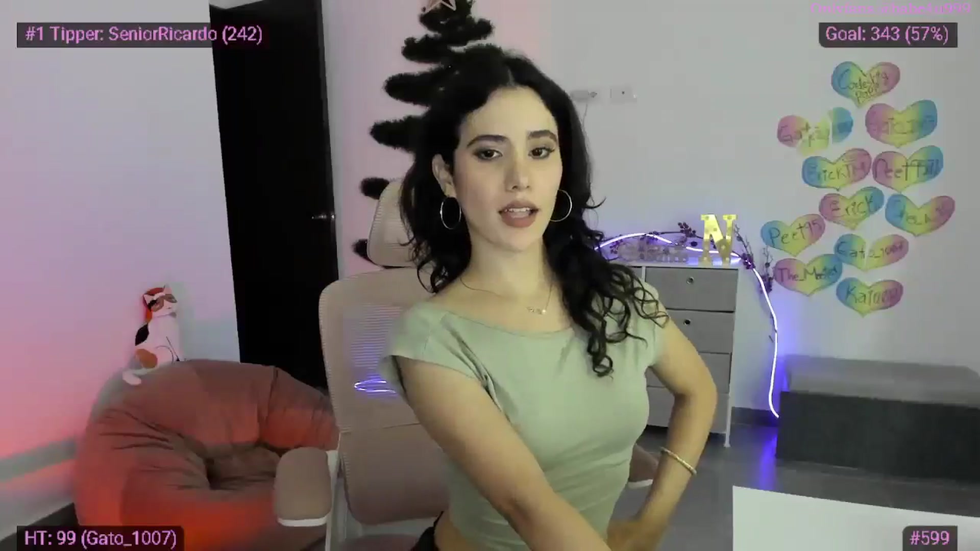 Gallery image thumbnail from MiauuB's myfreecams stream on, 12/10/2025, 01:32 image 19 of 20
