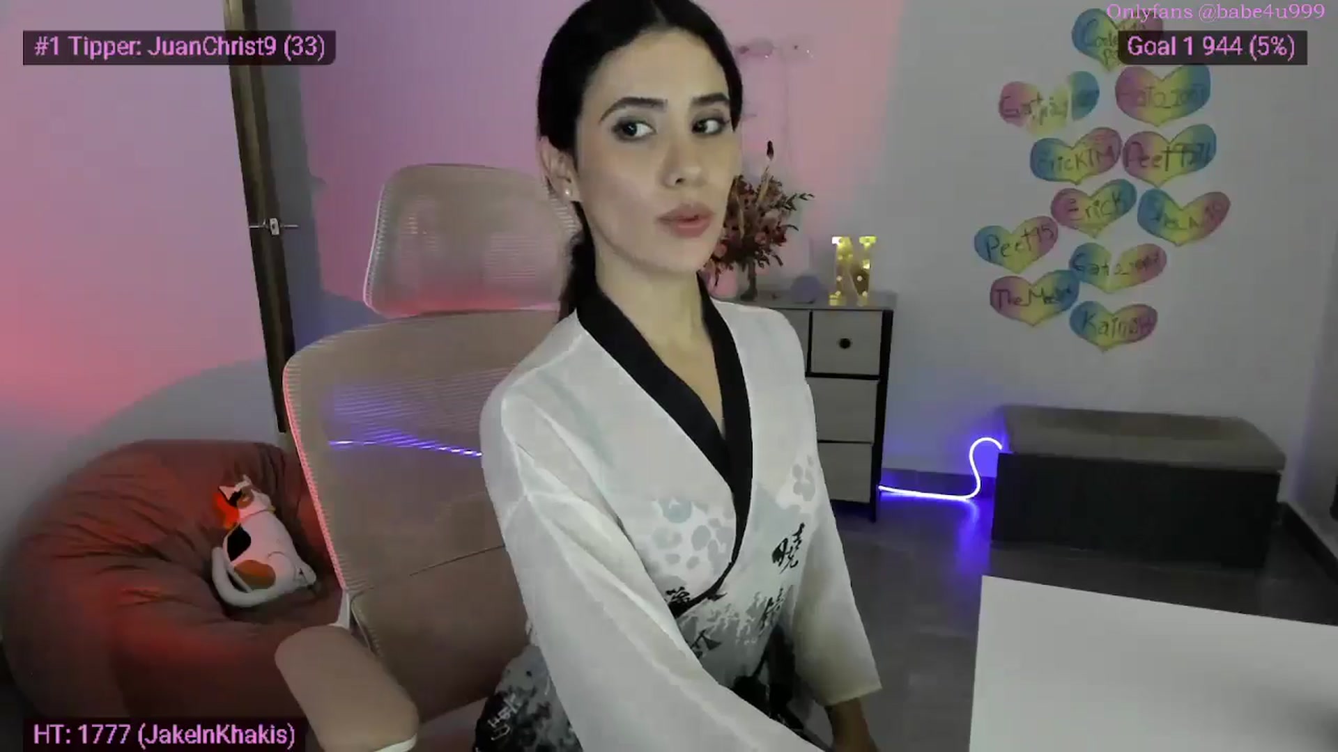 Gallery image thumbnail from MiauuB's myfreecams stream on, 01/27/2026, 04:09 image 14 of 20