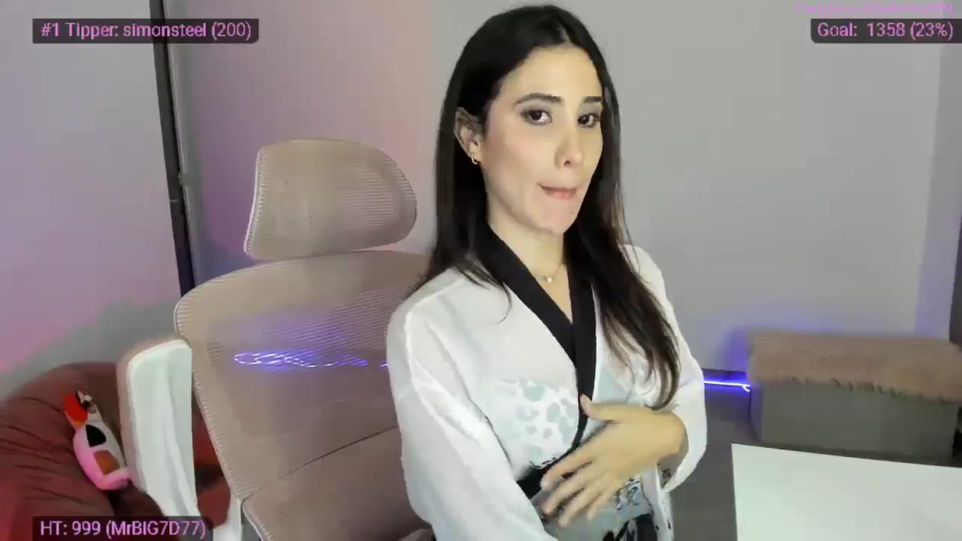 Gallery image thumbnail from MiauuB's myfreecams stream on, 03/23/2026, 24:50 image 10 of 20