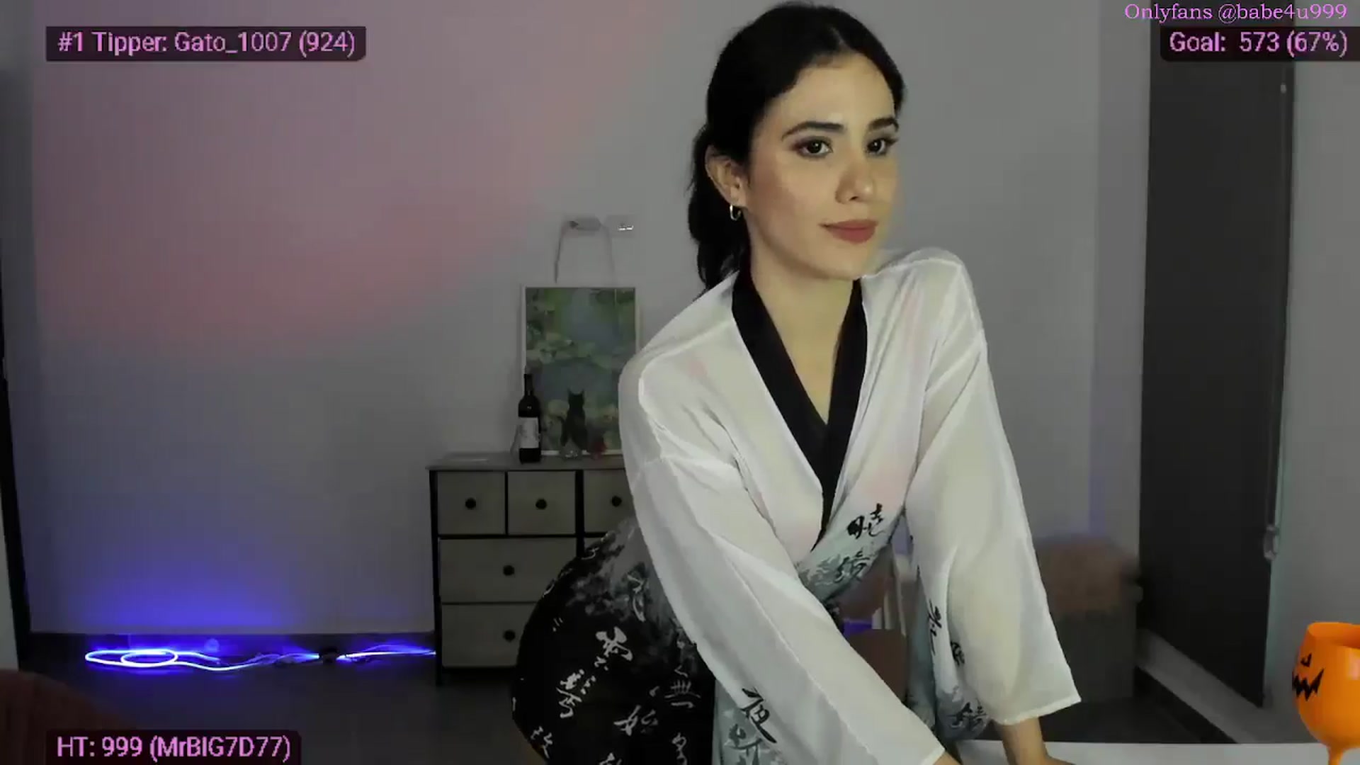 Gallery image thumbnail from MiauuB's myfreecams stream on, 03/27/2026, 04:01 image 9 of 20
