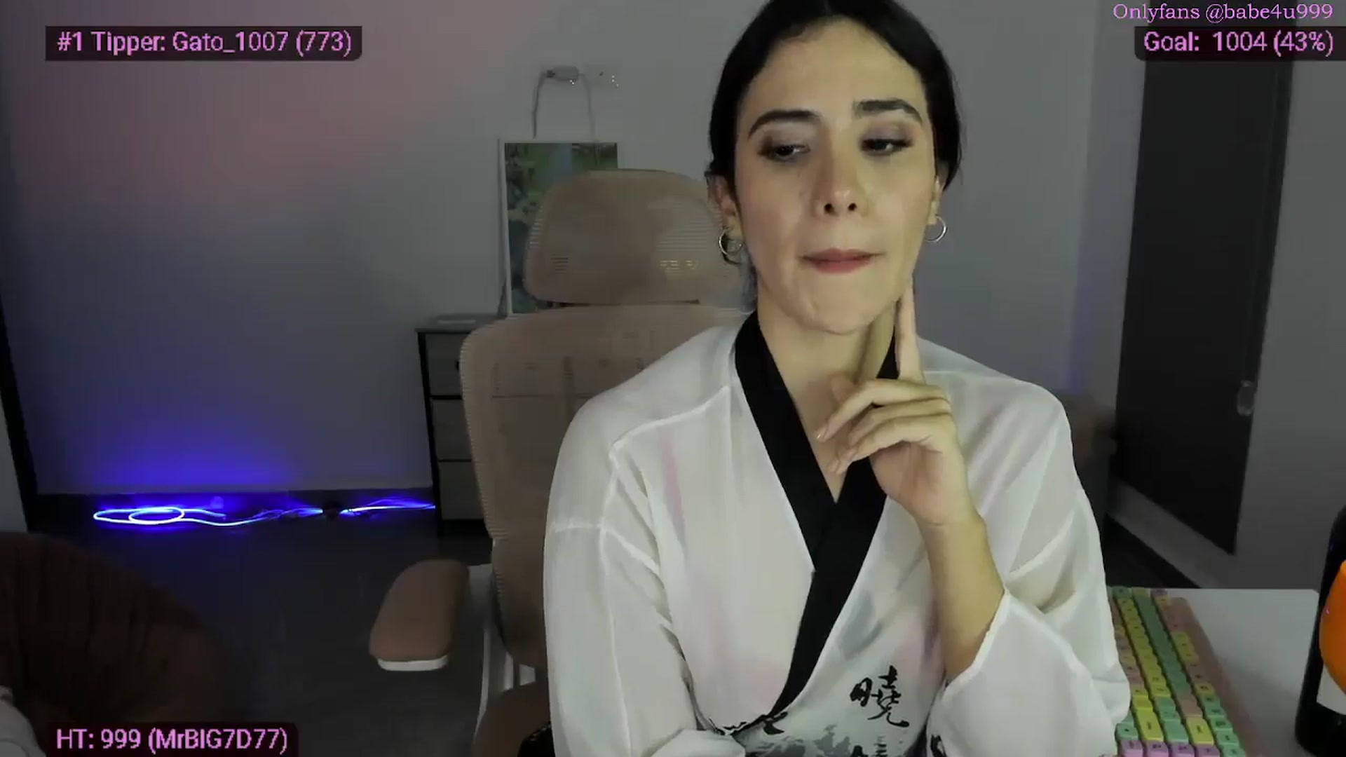 Gallery image thumbnail from MiauuB's myfreecams stream on, 03/27/2026, 04:01 image 5 of 20