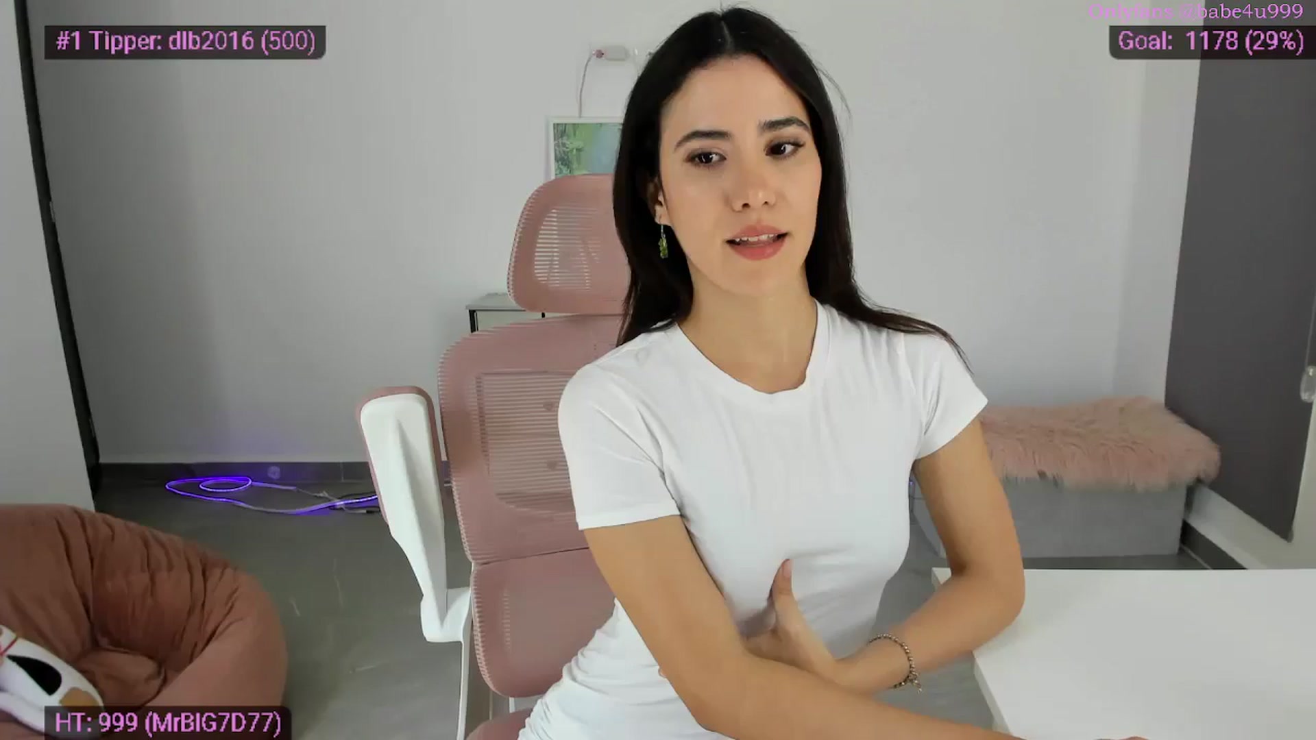 Gallery image thumbnail from MiauuB's myfreecams stream on, 03/30/2026, 20:48 image 14 of 20
