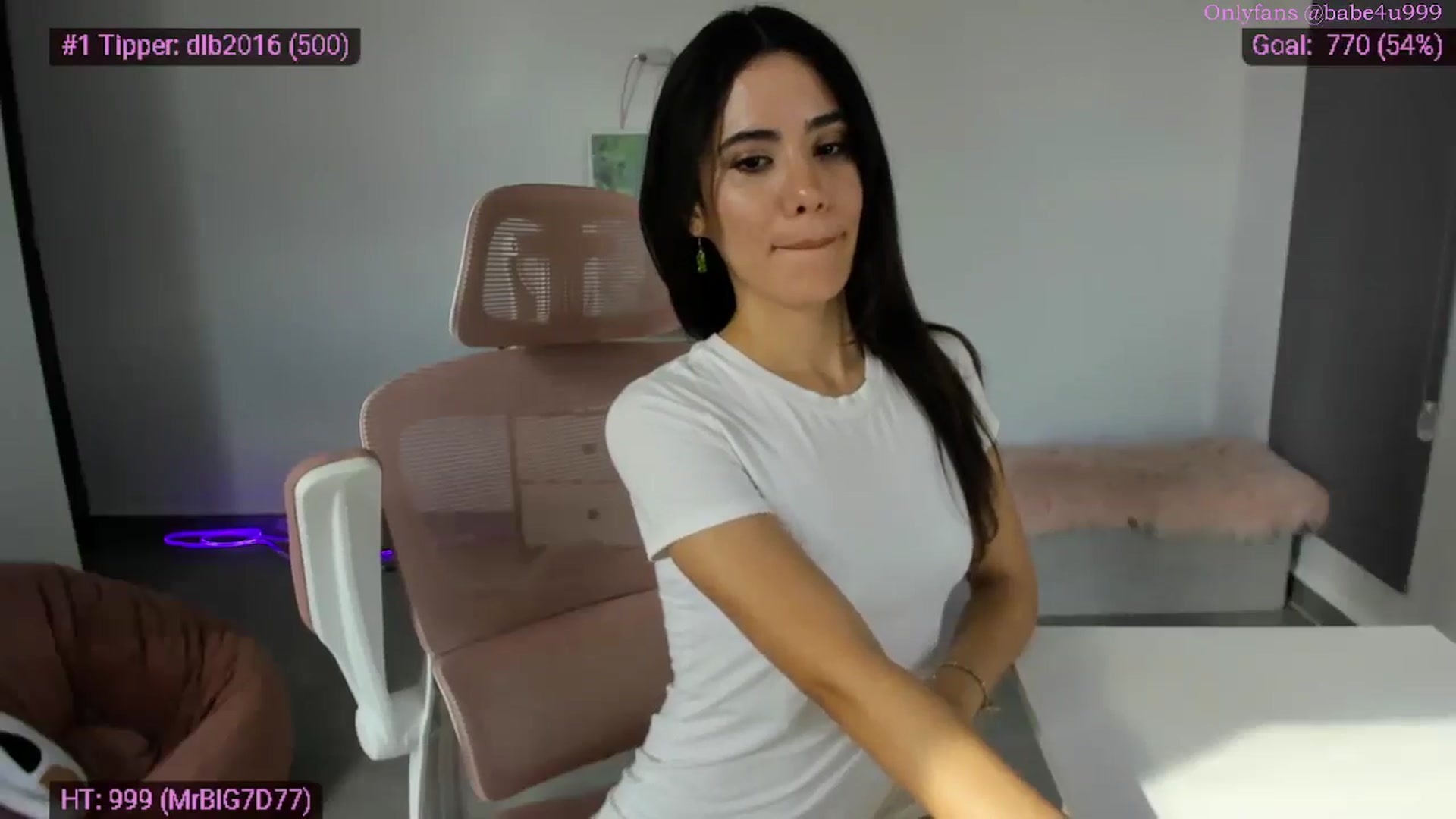 Gallery image thumbnail from MiauuB's myfreecams stream on, 03/30/2026, 22:30 image 4 of 20