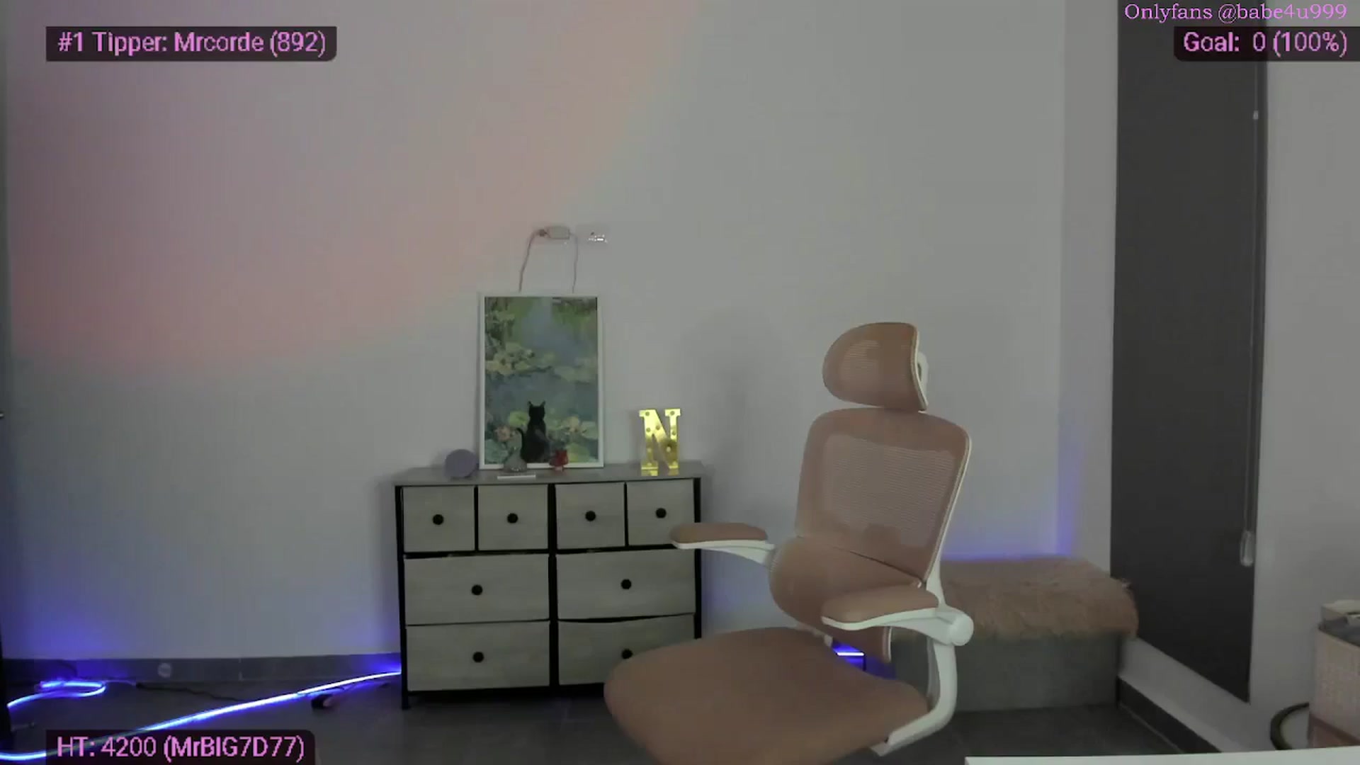 Gallery image thumbnail from MiauuB's myfreecams stream on, 04/14/2026, 03:21 image 18 of 20