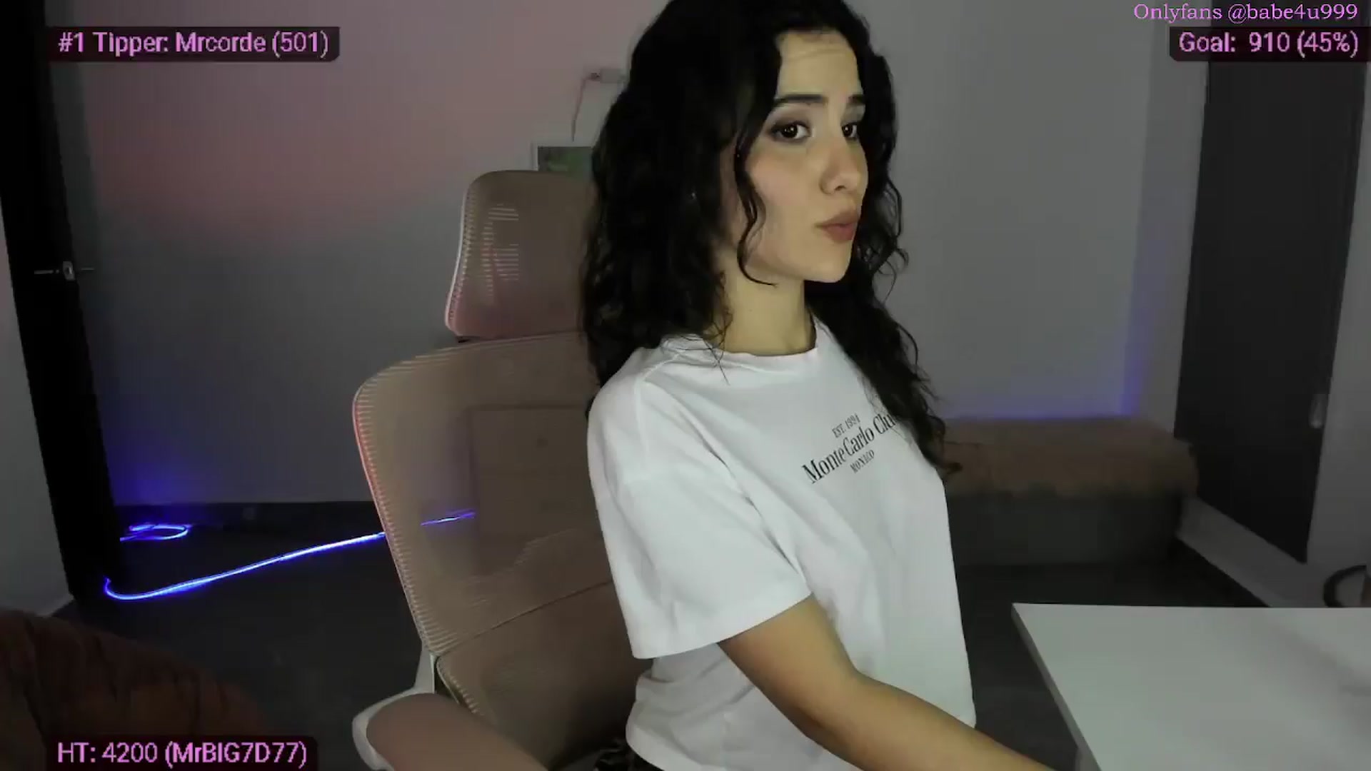Gallery image thumbnail from MiauuB's myfreecams stream on, 04/14/2026, 03:21 image 9 of 20