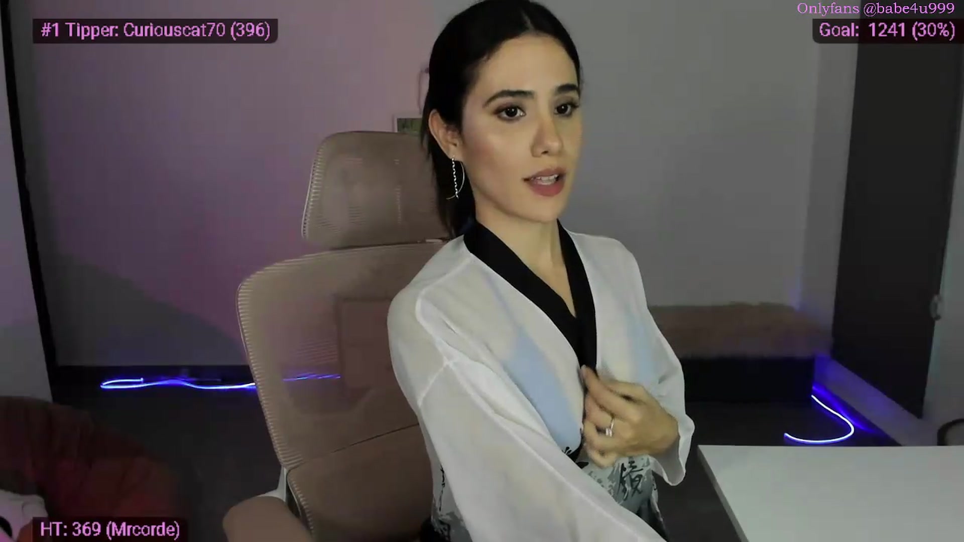 Gallery image thumbnail from MiauuB's myfreecams stream on, 05/12/2026, 02:13 image 11 of 20